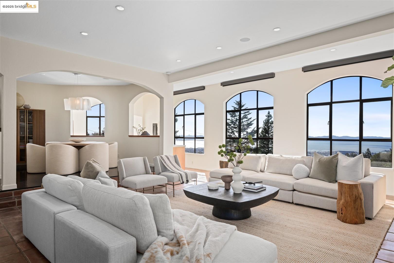 Detail Gallery Image 6 of 49 For 1061 Sterling Ave, Berkeley,  CA 94708 - 3 Beds | 2/1 Baths