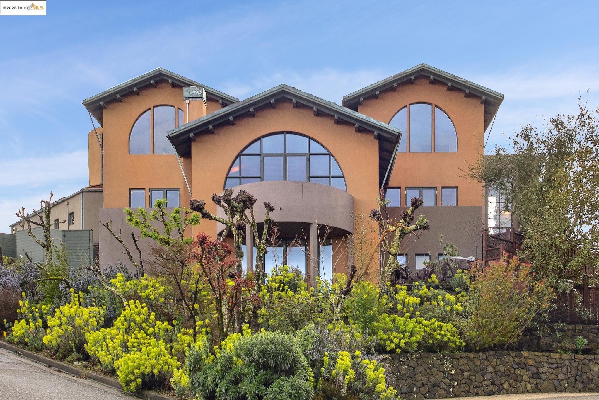 5 Woodside Way, Oakland, California 94611, 5 Bedrooms Bedrooms, 11 Rooms Rooms,4 BathroomsBathrooms,Residential,For Sale,5 Woodside Way,41089995