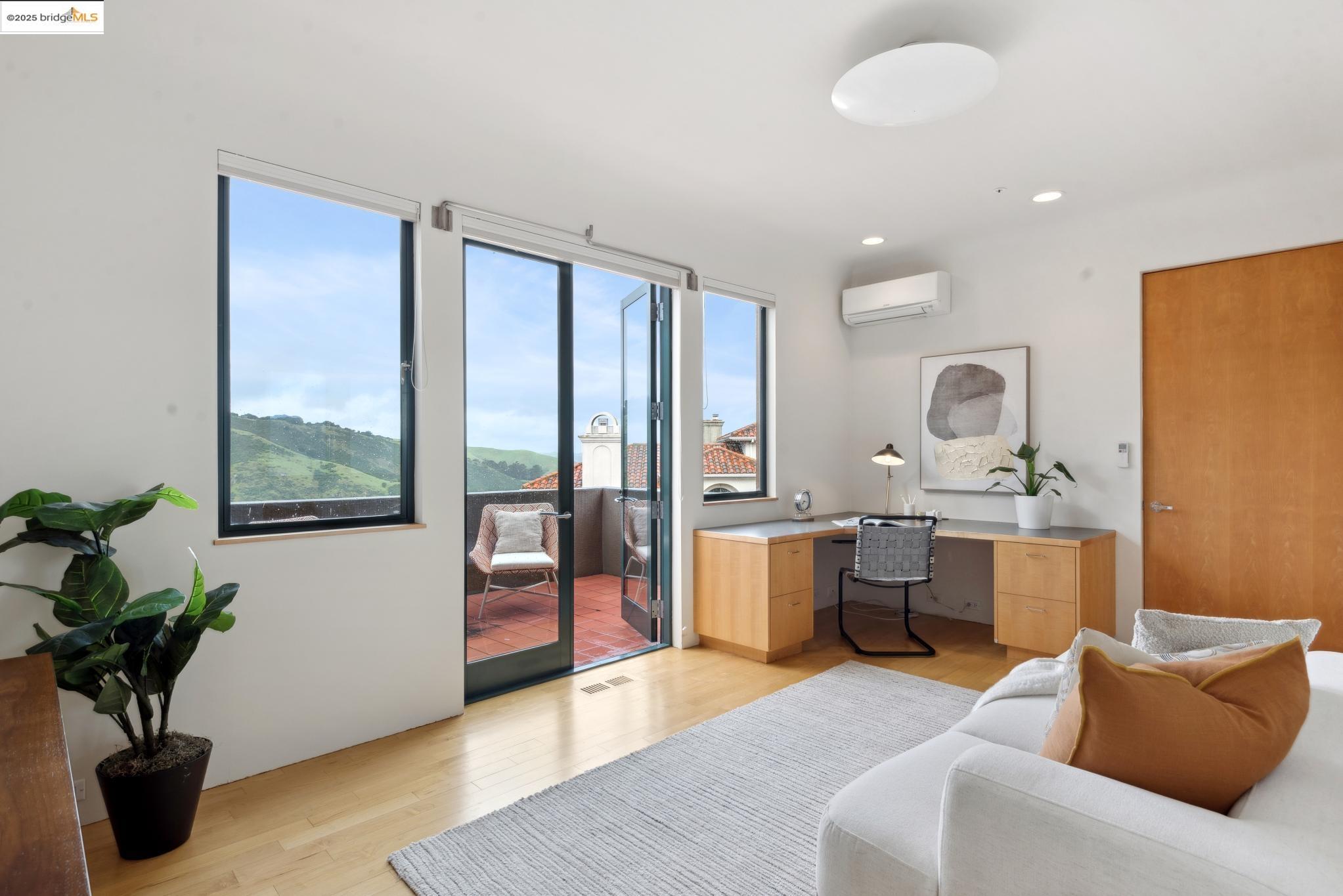 5 Woodside Way, Oakland, California 94611, 5 Bedrooms Bedrooms, 11 Rooms Rooms,4 BathroomsBathrooms,Residential,For Sale,5 Woodside Way,41089995
