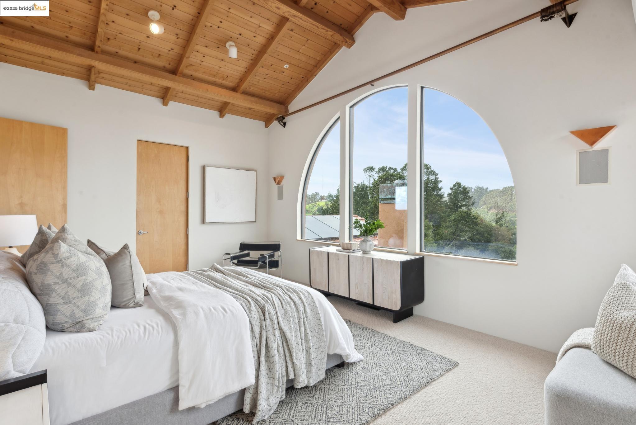 5 Woodside Way, Oakland, California 94611, 5 Bedrooms Bedrooms, 11 Rooms Rooms,4 BathroomsBathrooms,Residential,For Sale,5 Woodside Way,41089995