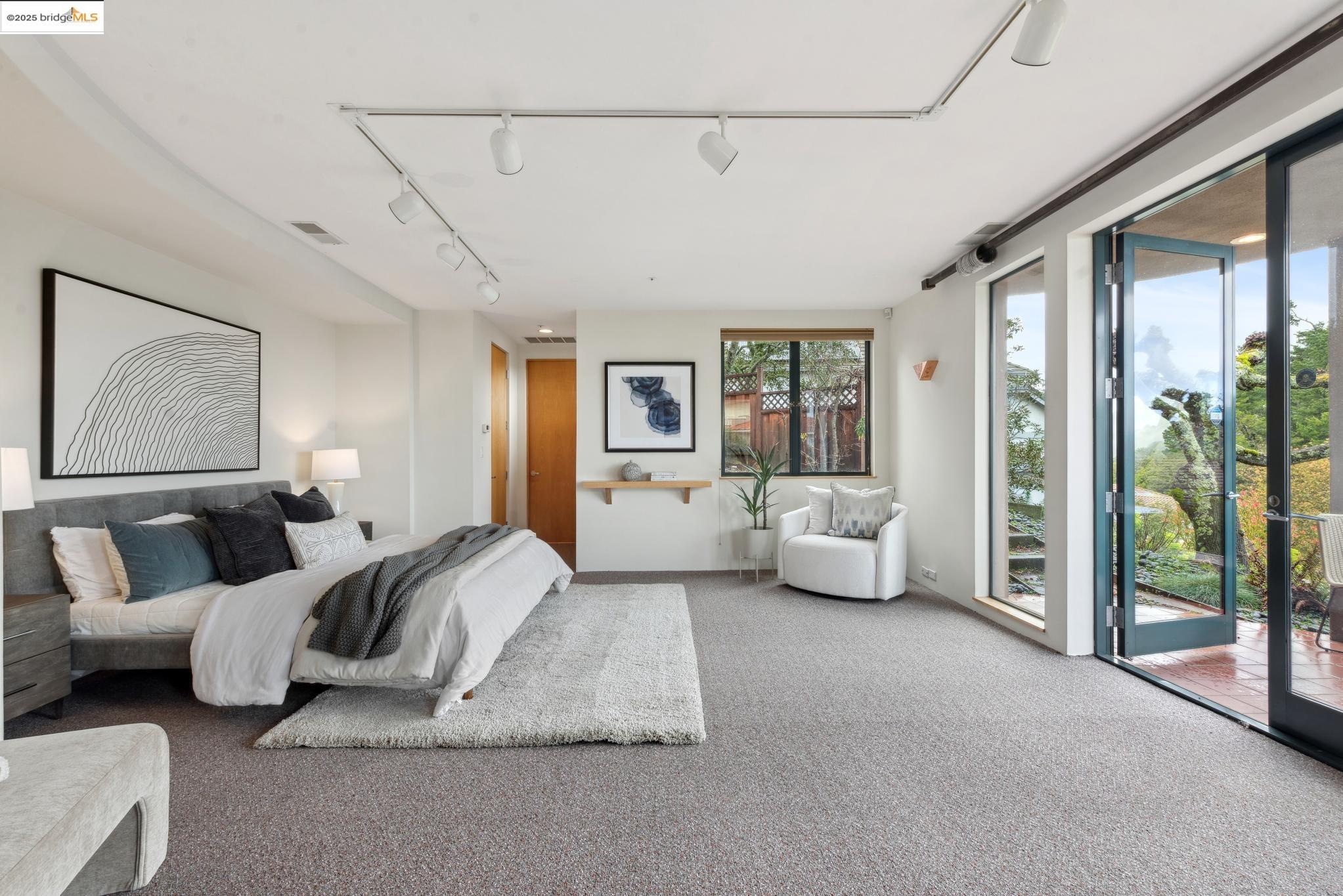 5 Woodside Way, Oakland, California 94611, 5 Bedrooms Bedrooms, 11 Rooms Rooms,4 BathroomsBathrooms,Residential,For Sale,5 Woodside Way,41089995