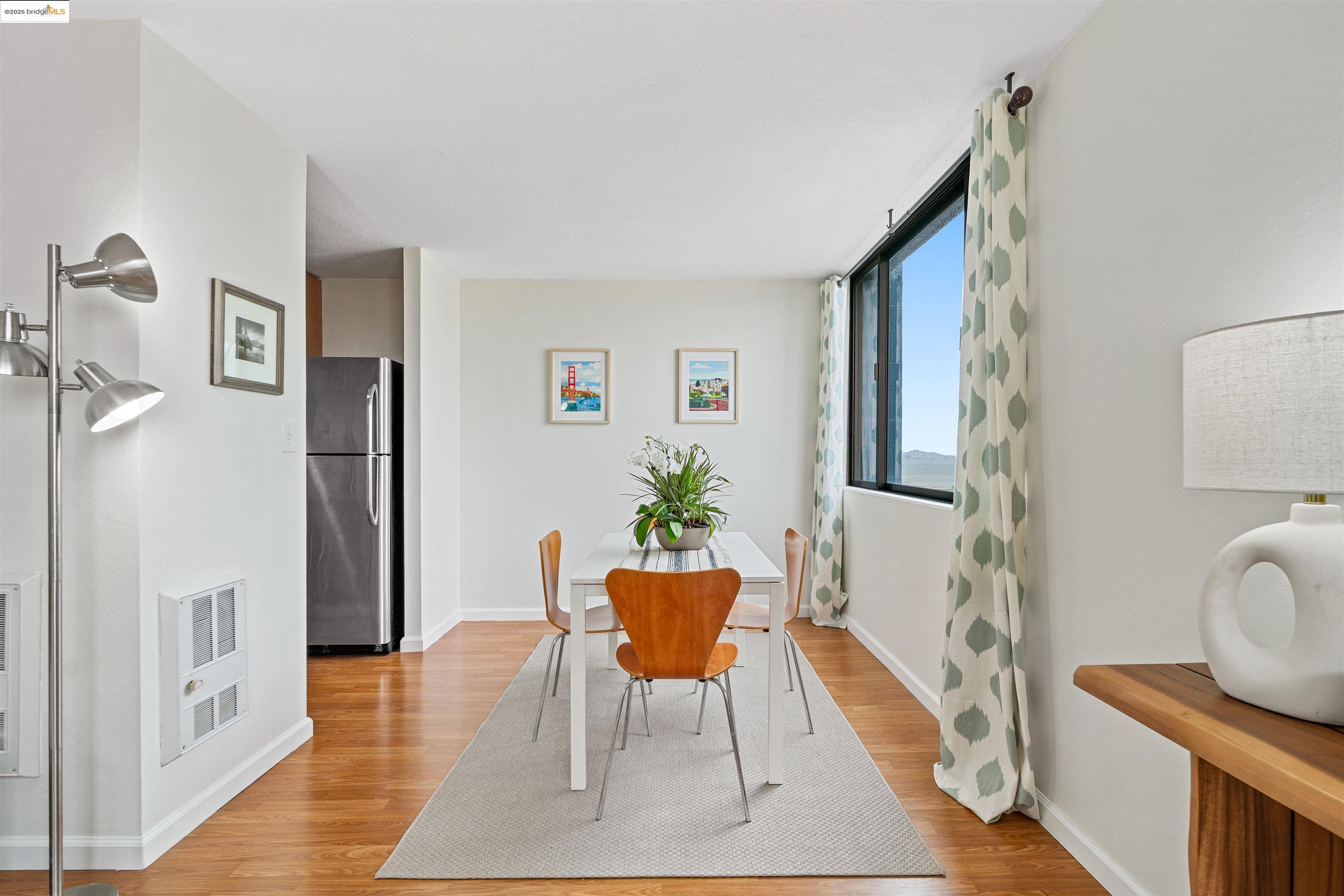 Detail Gallery Image 12 of 31 For 555 Pierce St #1220,  Albany,  CA 94706 - 2 Beds | 2 Baths