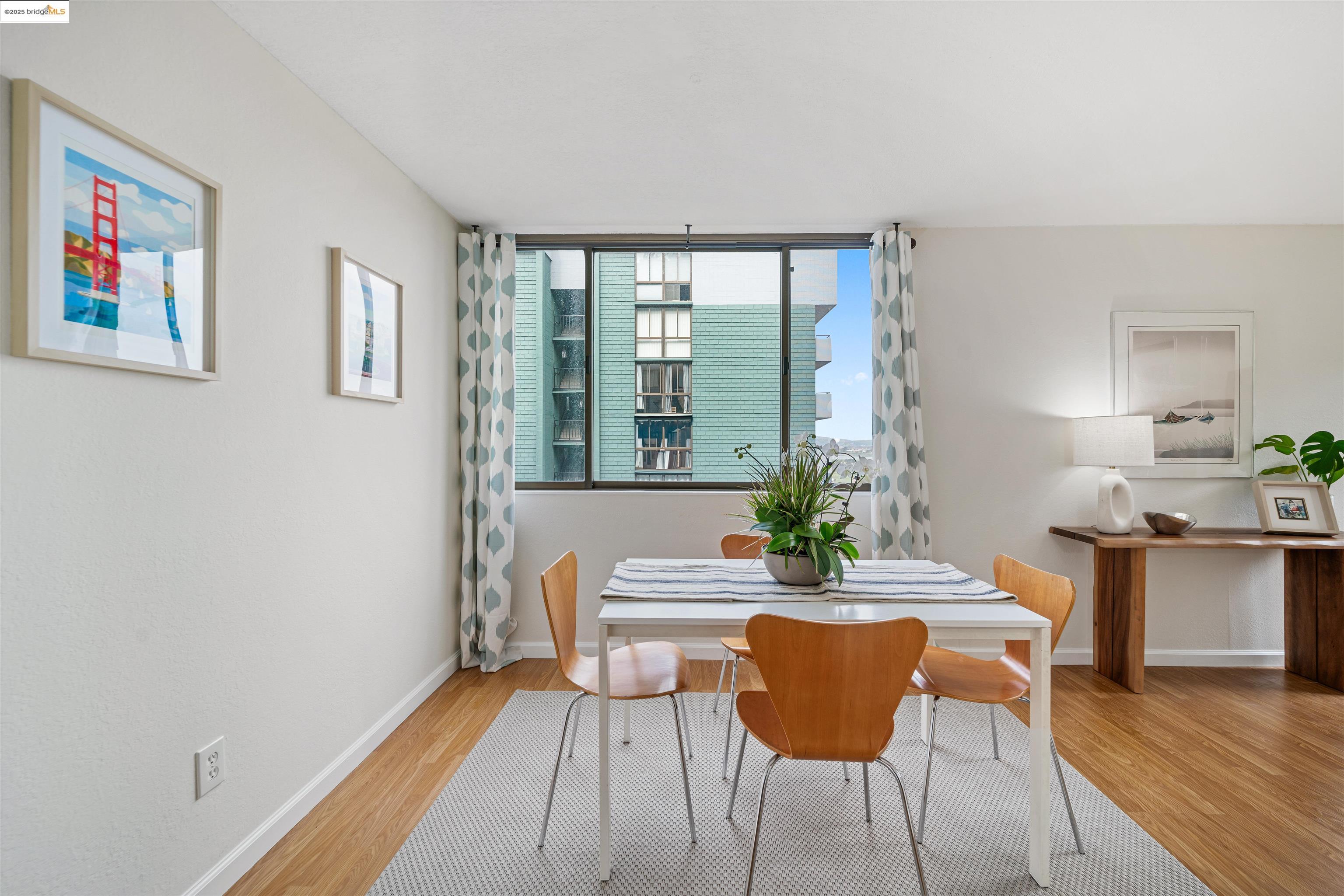 Detail Gallery Image 14 of 31 For 555 Pierce St #1220,  Albany,  CA 94706 - 2 Beds | 2 Baths