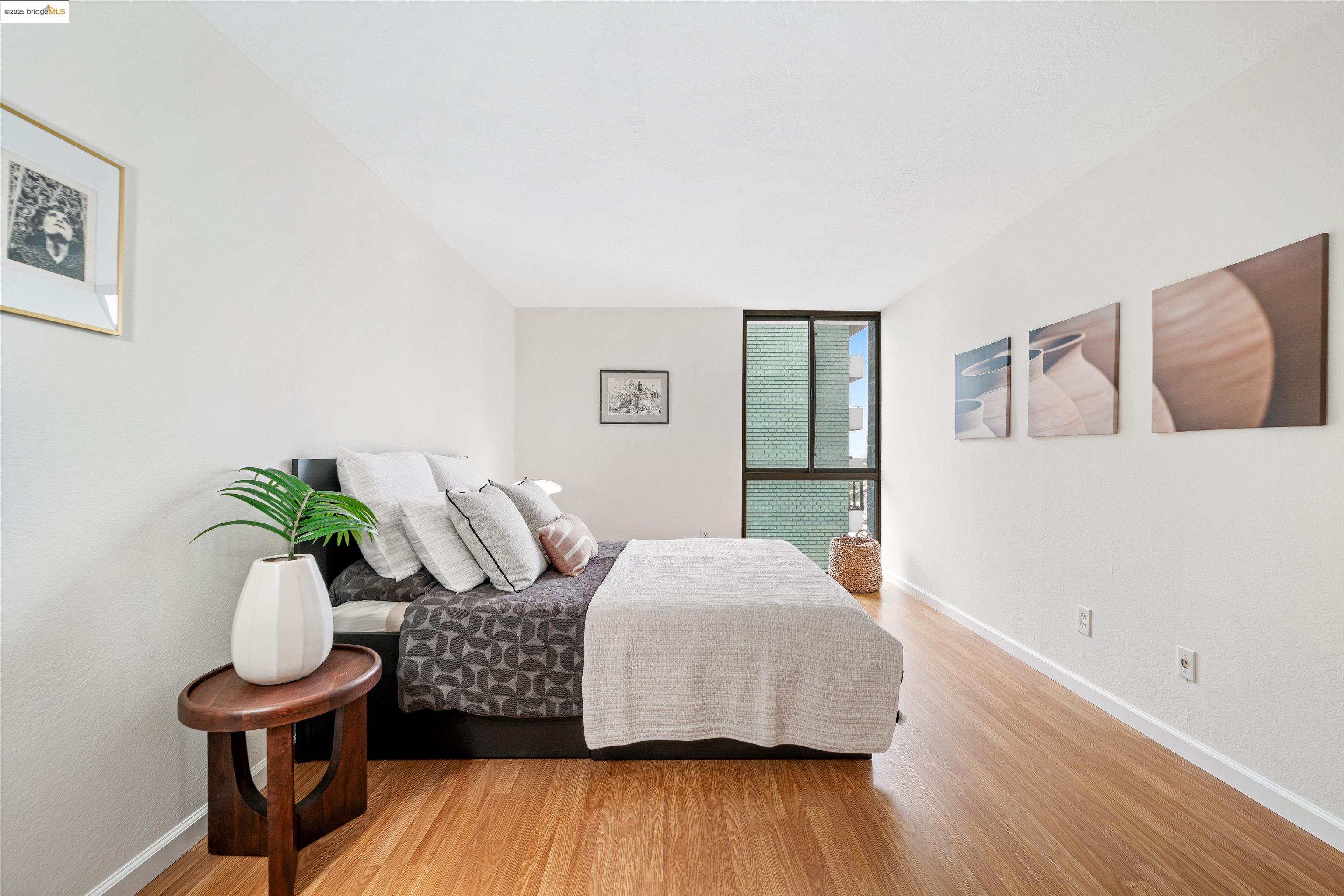 Detail Gallery Image 19 of 31 For 555 Pierce St #1220,  Albany,  CA 94706 - 2 Beds | 2 Baths