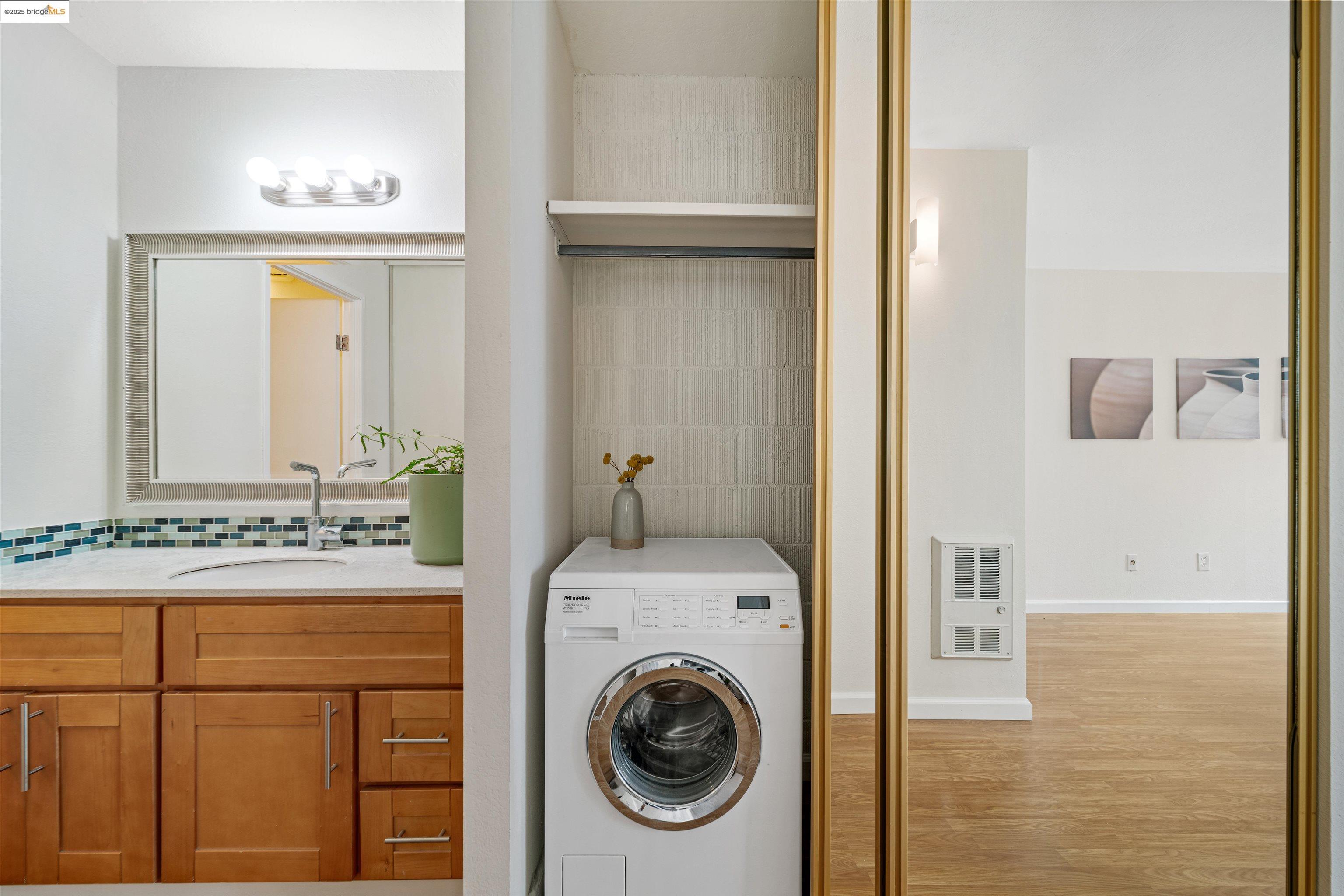Detail Gallery Image 22 of 31 For 555 Pierce St #1220,  Albany,  CA 94706 - 2 Beds | 2 Baths