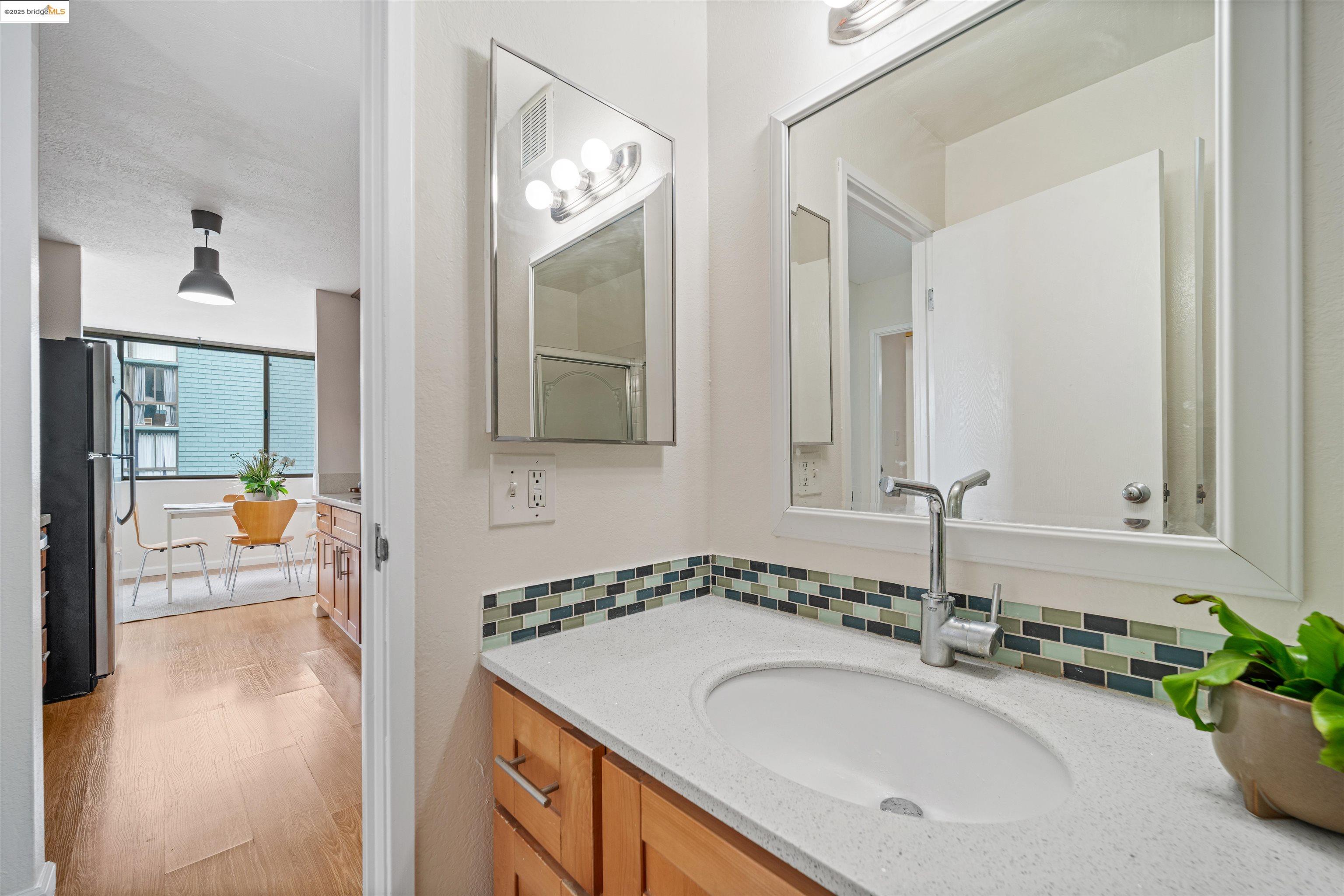Detail Gallery Image 25 of 31 For 555 Pierce St #1220,  Albany,  CA 94706 - 2 Beds | 2 Baths