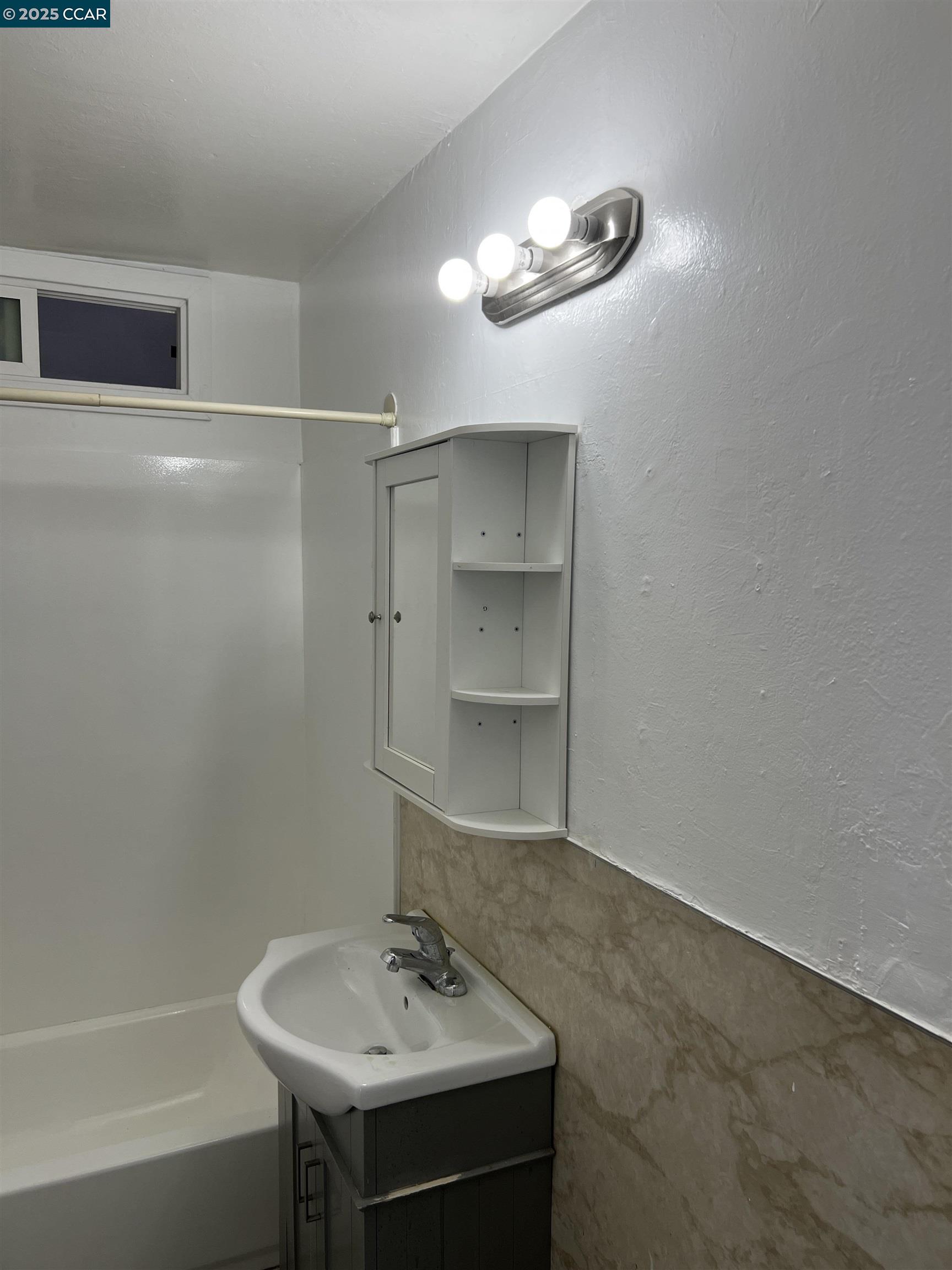 1344 82Nd Ave, Oakland, California 94621, 3 Bedrooms Bedrooms, 7 Rooms Rooms,2 BathroomsBathrooms,Residential,For Sale,1344 82Nd Ave,41090004