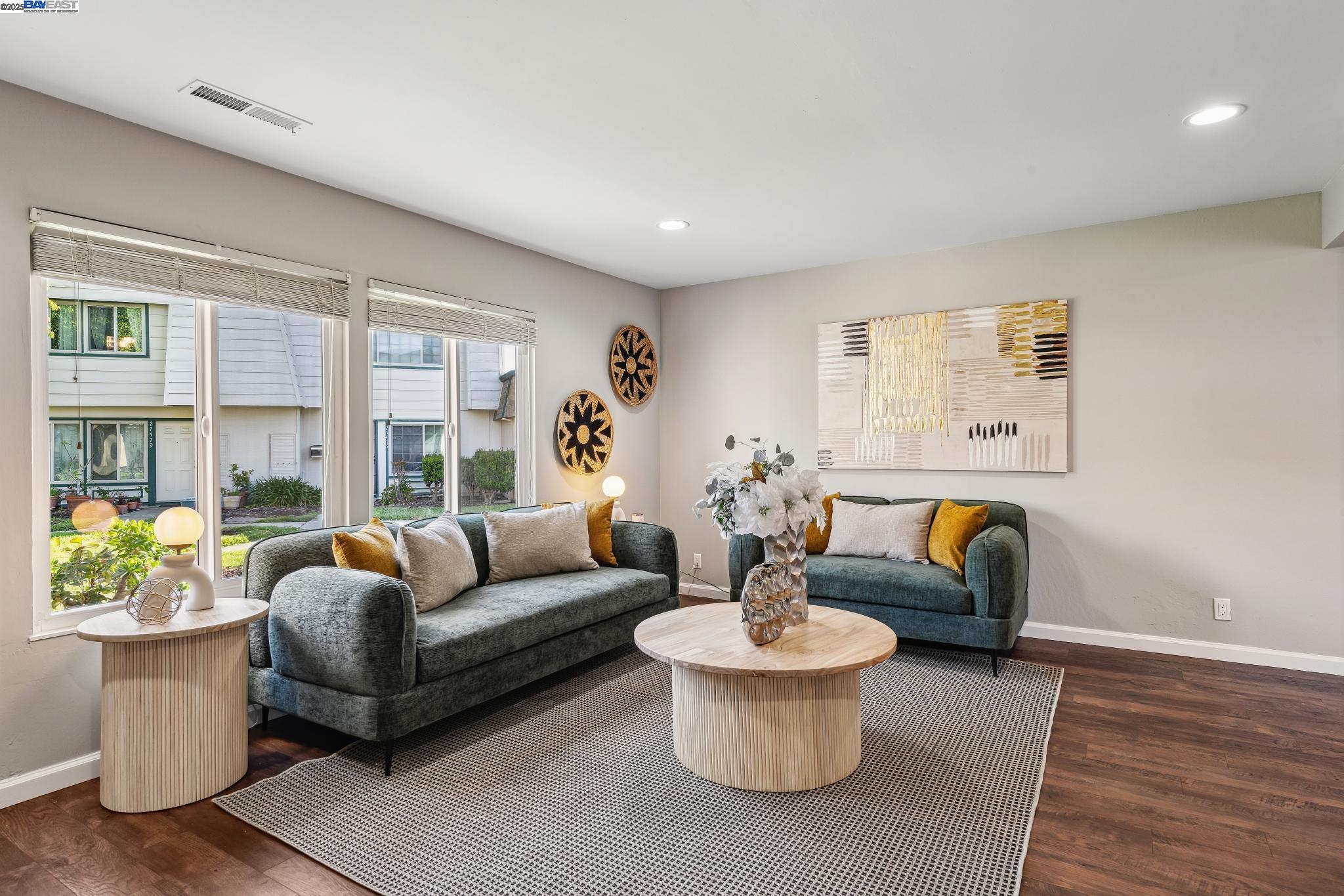 Photo #3: 41090006 Listing 