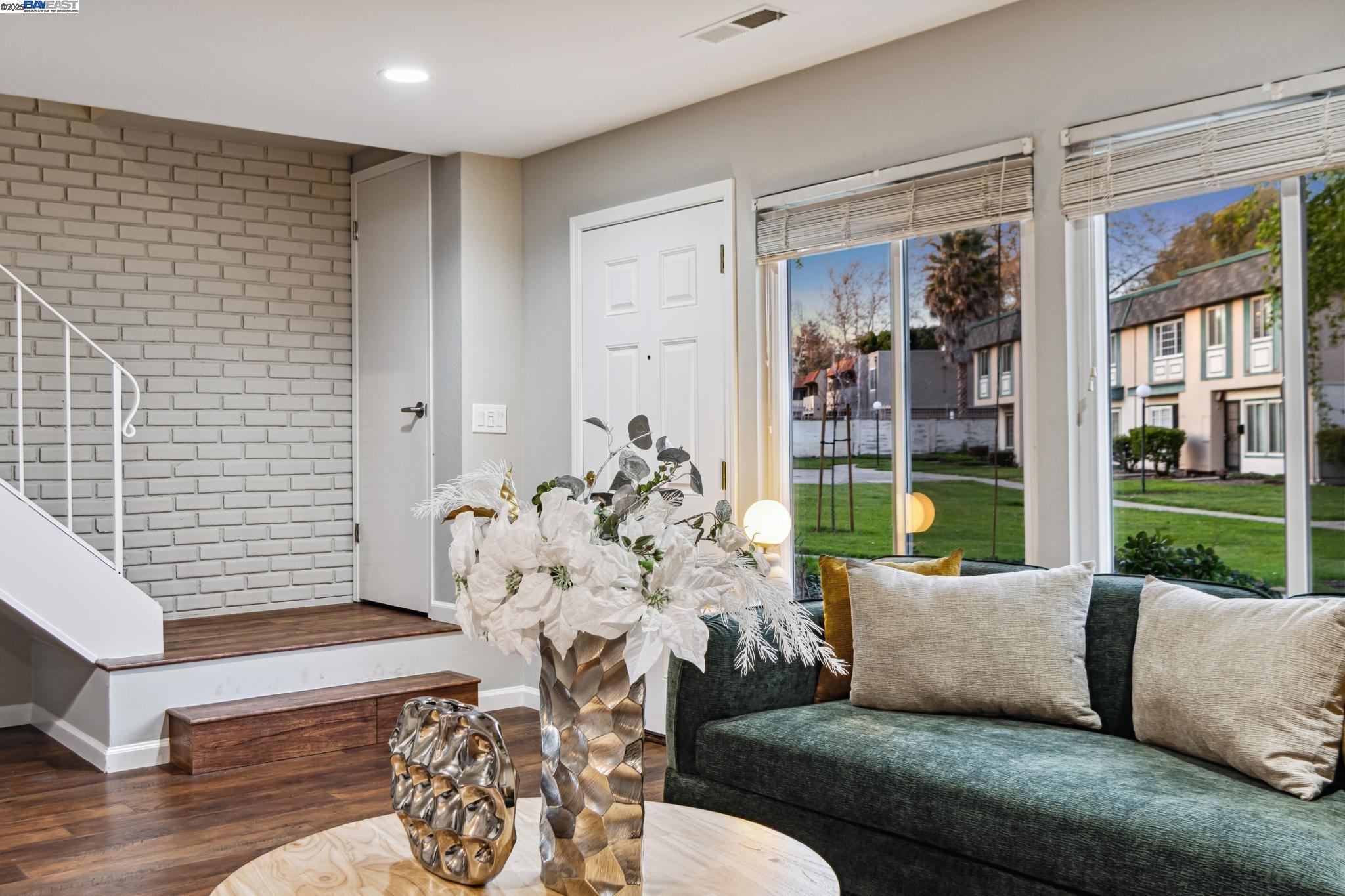 Photo #5: 41090006 Listing 