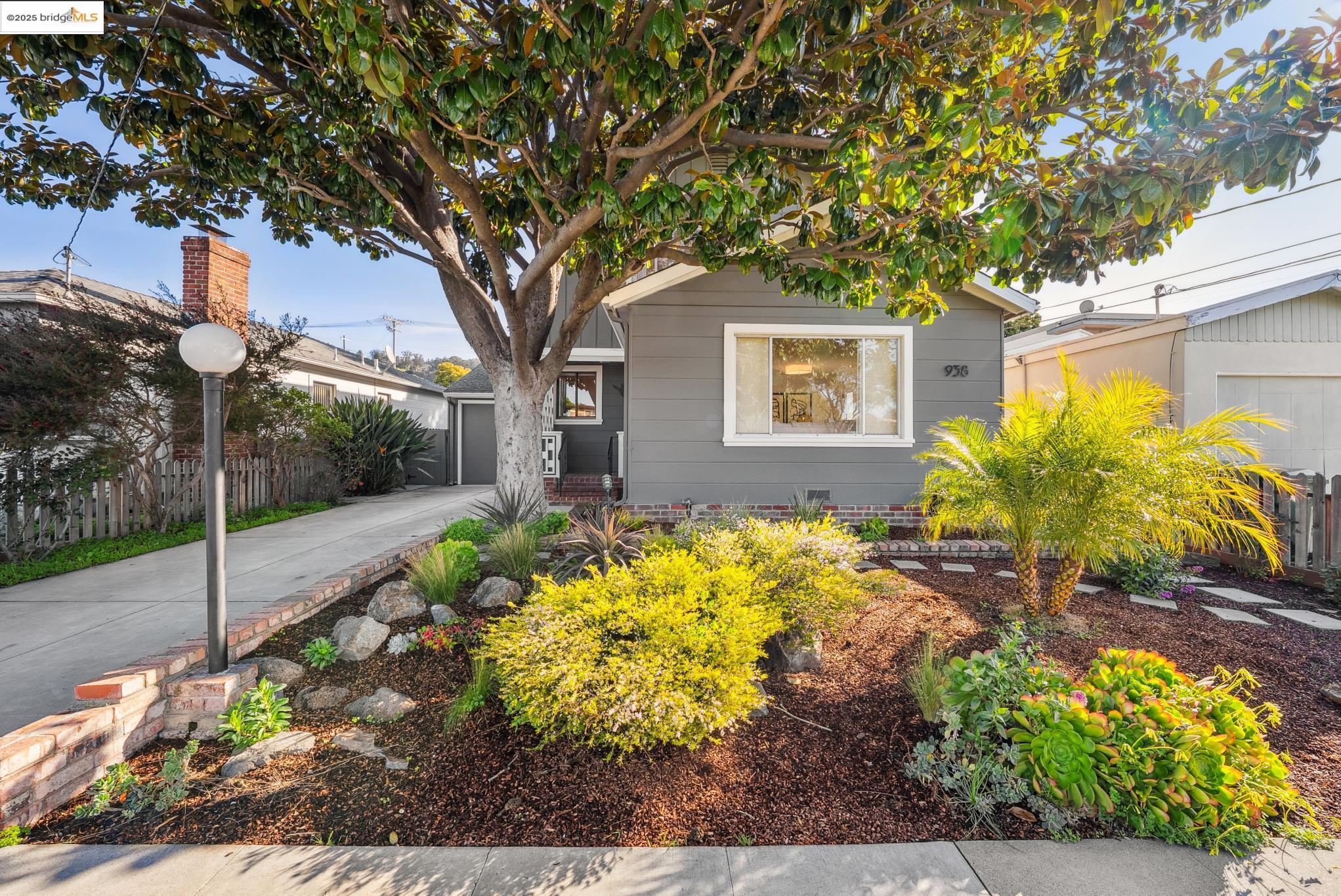 Detail Gallery Image 1 of 1 For 938 Liberty St., El Cerrito,  CA 94530 - 3 Beds | 2 Baths