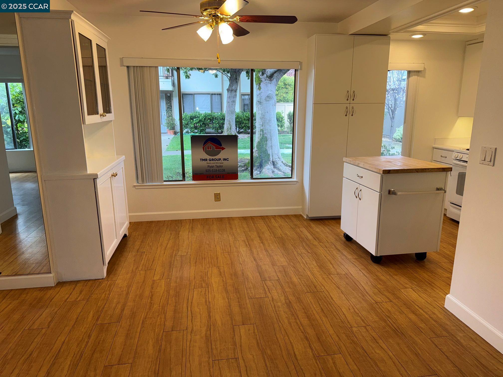 Photo #4: 41090008 Listing 
