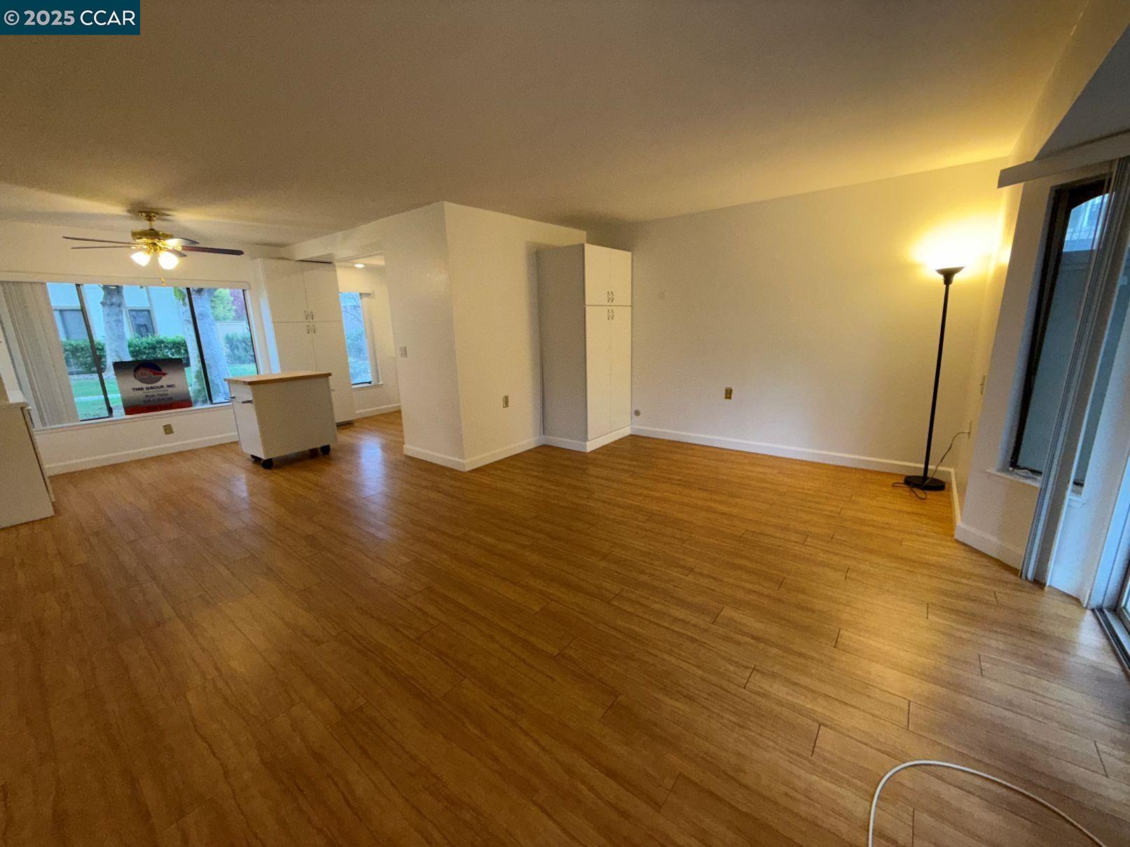 Photo #5: 41090008 Listing 