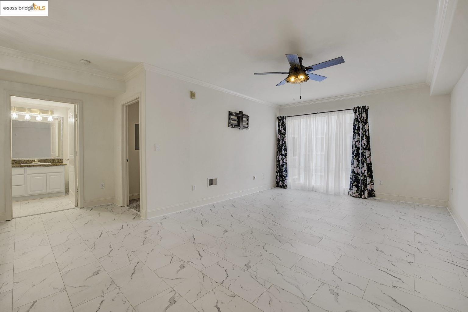 1515 14Th Ave # 302, Oakland, California 94606, 3 Bedrooms Bedrooms, 5 Rooms Rooms,2 BathroomsBathrooms,Residential,For Sale,1515 14Th Ave # 302,41090011