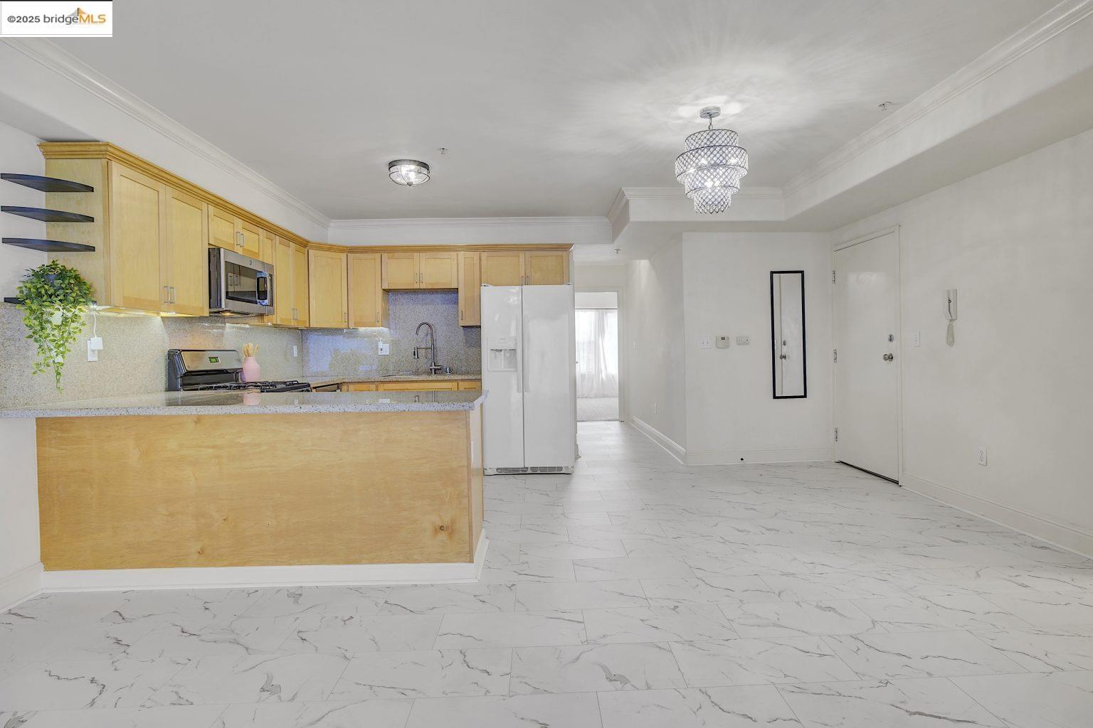 1515 14Th Ave # 302, Oakland, California 94606, 3 Bedrooms Bedrooms, 5 Rooms Rooms,2 BathroomsBathrooms,Residential,For Sale,1515 14Th Ave # 302,41090011