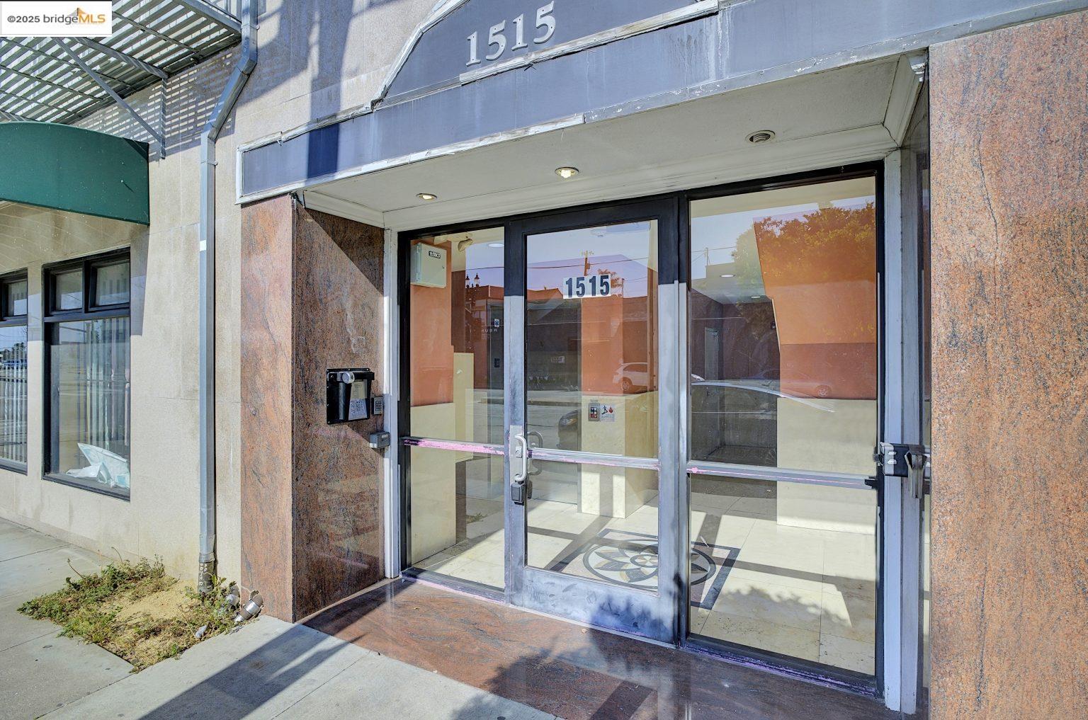 1515 14Th Ave # 302, Oakland, California 94606, 3 Bedrooms Bedrooms, 5 Rooms Rooms,2 BathroomsBathrooms,Residential,For Sale,1515 14Th Ave # 302,41090011
