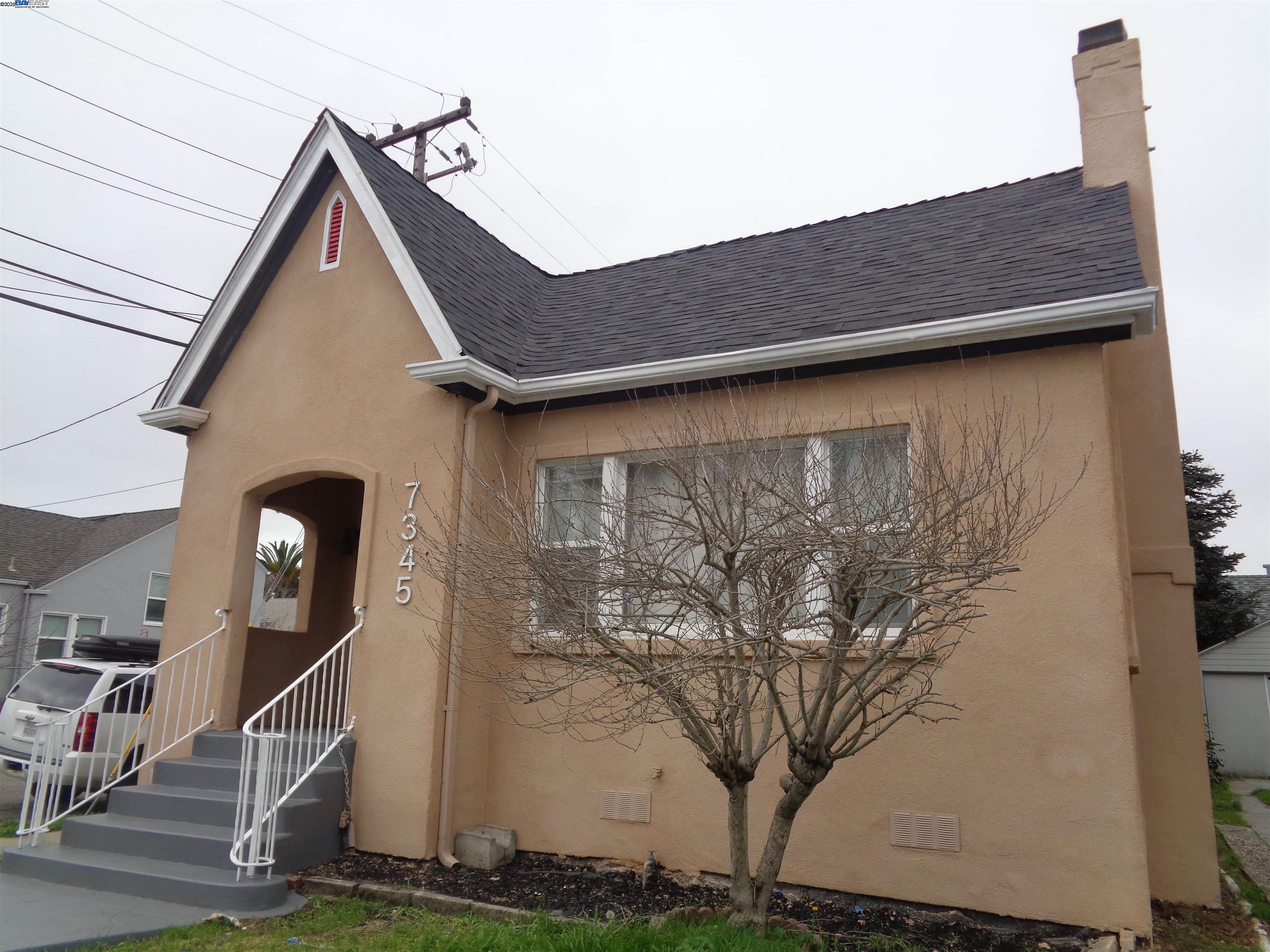 Detail Gallery Image 1 of 1 For 7345 Holly St, Oakland,  CA 94621 - 4 Beds | 2 Baths