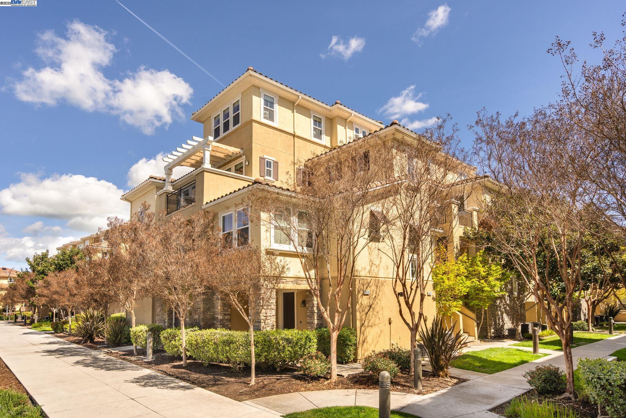 More Details about MLS # 41090035 : 4422 FITZWILLIAM ST