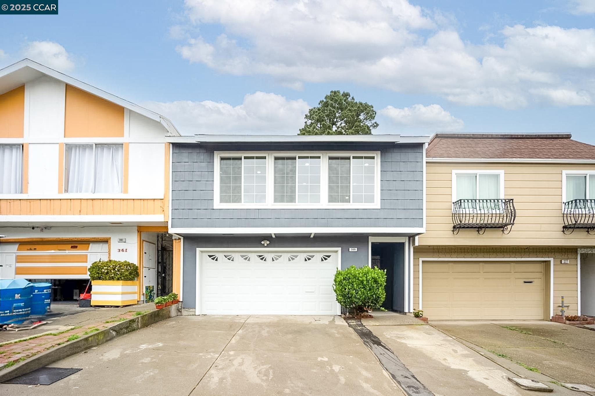Detail Gallery Image 1 of 14 For 369 E Moltke St, Daly City,  CA 94014 - 4 Beds | 2 Baths