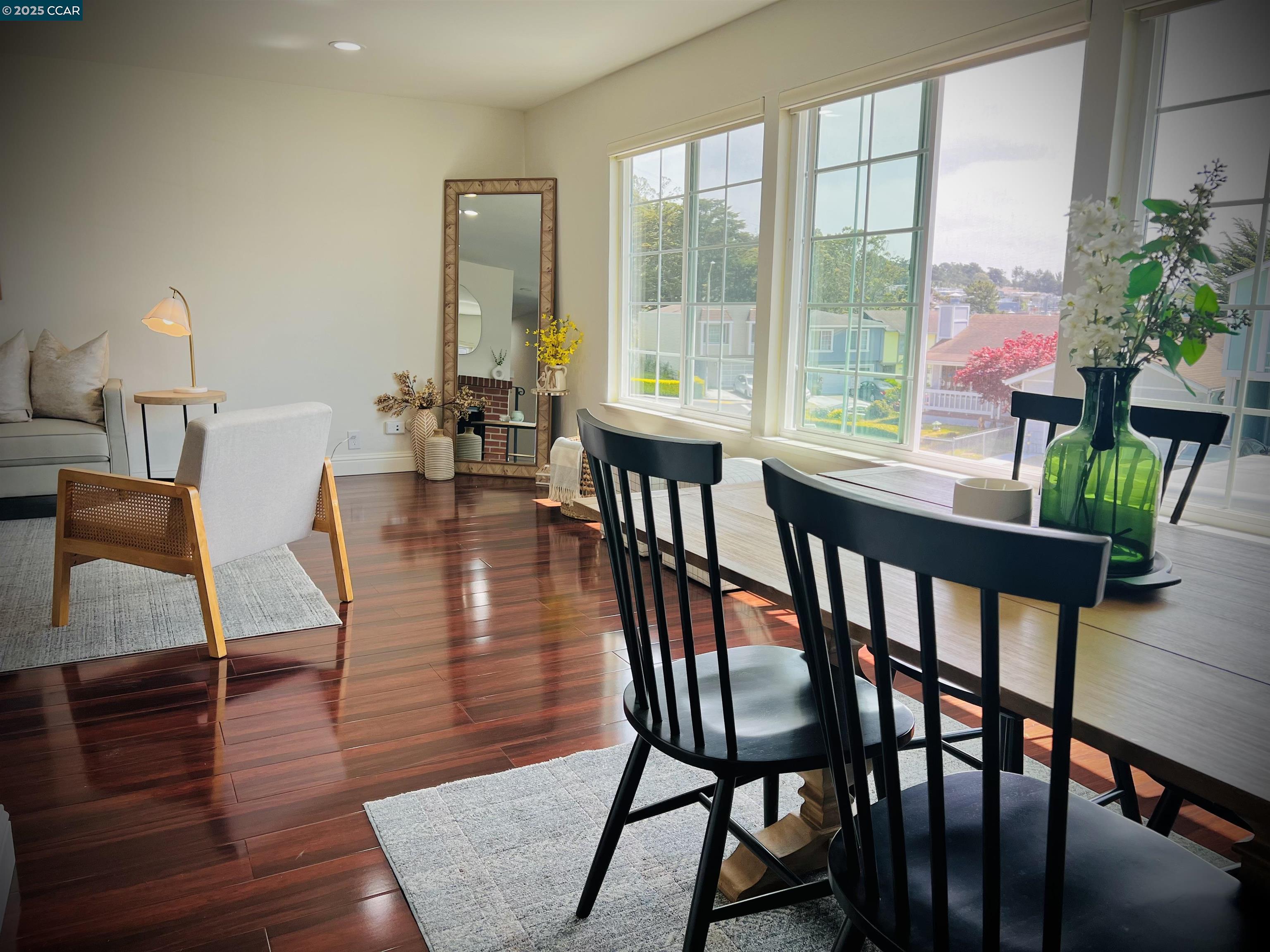 Detail Gallery Image 4 of 14 For 369 E Moltke St, Daly City,  CA 94014 - 4 Beds | 2 Baths