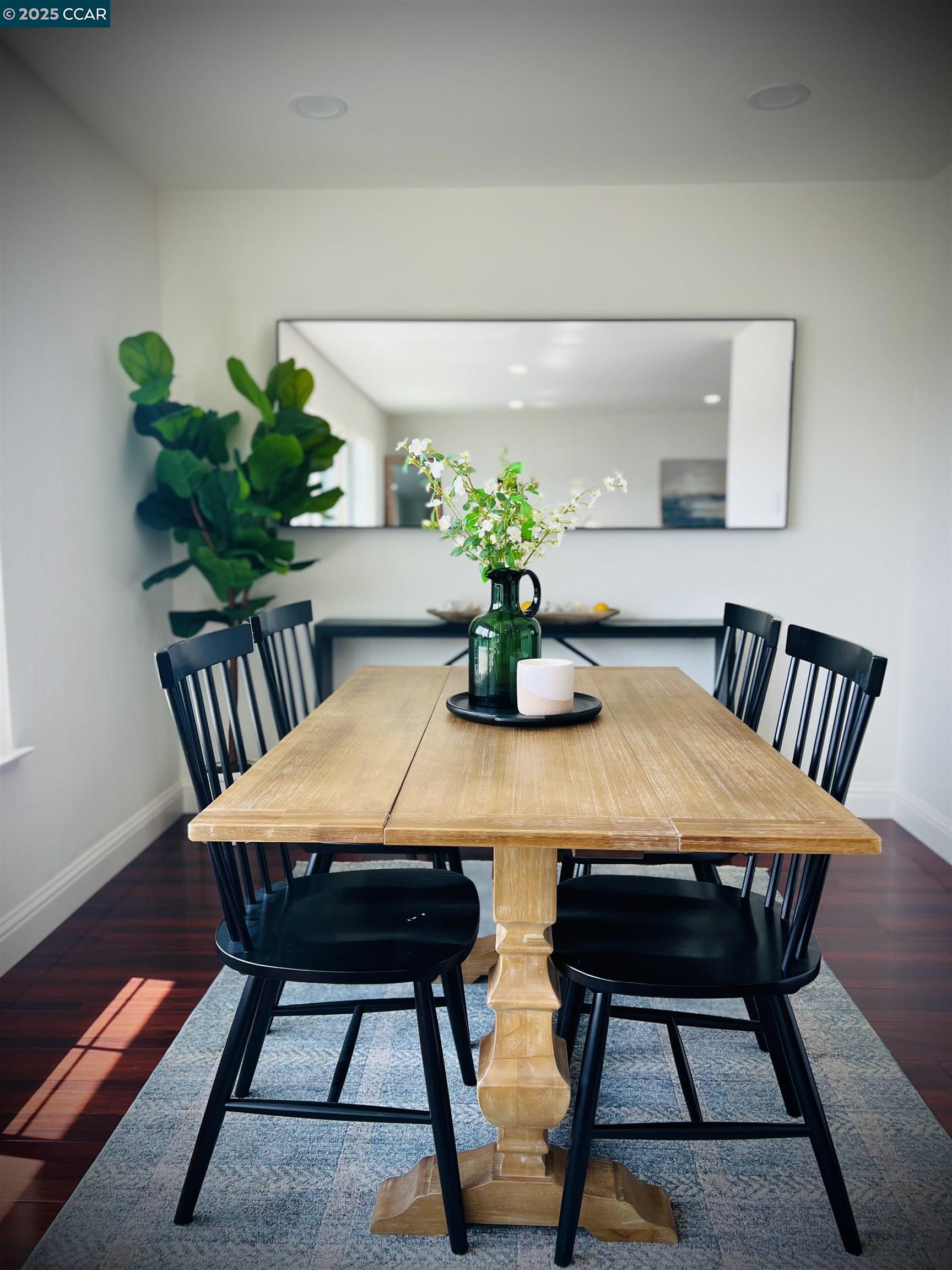 Detail Gallery Image 5 of 14 For 369 E Moltke St, Daly City,  CA 94014 - 4 Beds | 2 Baths