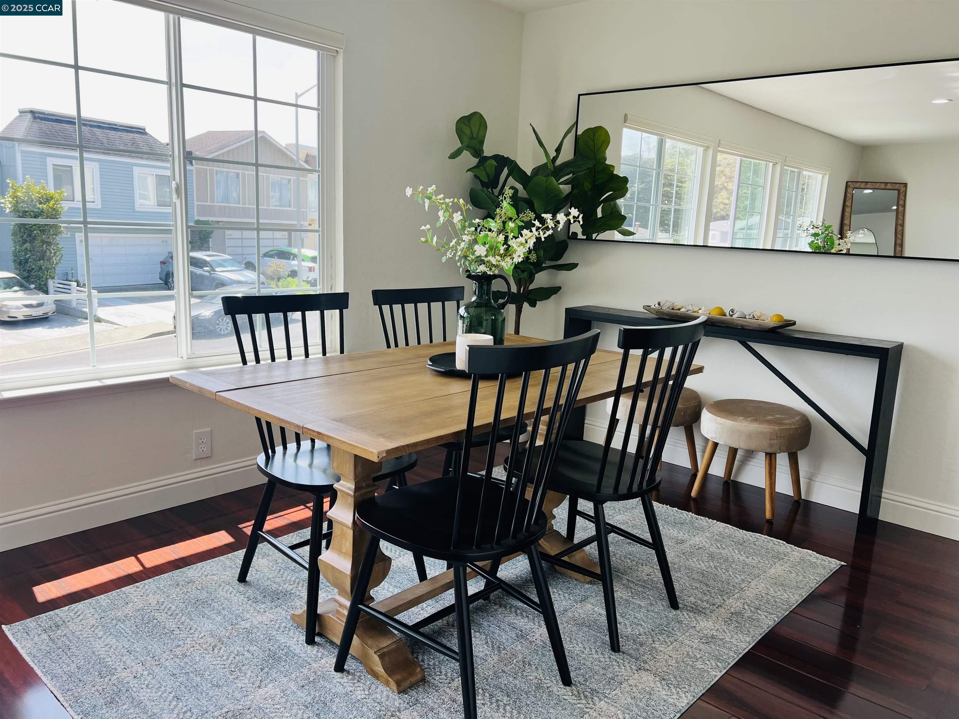 Detail Gallery Image 6 of 14 For 369 E Moltke St, Daly City,  CA 94014 - 4 Beds | 2 Baths