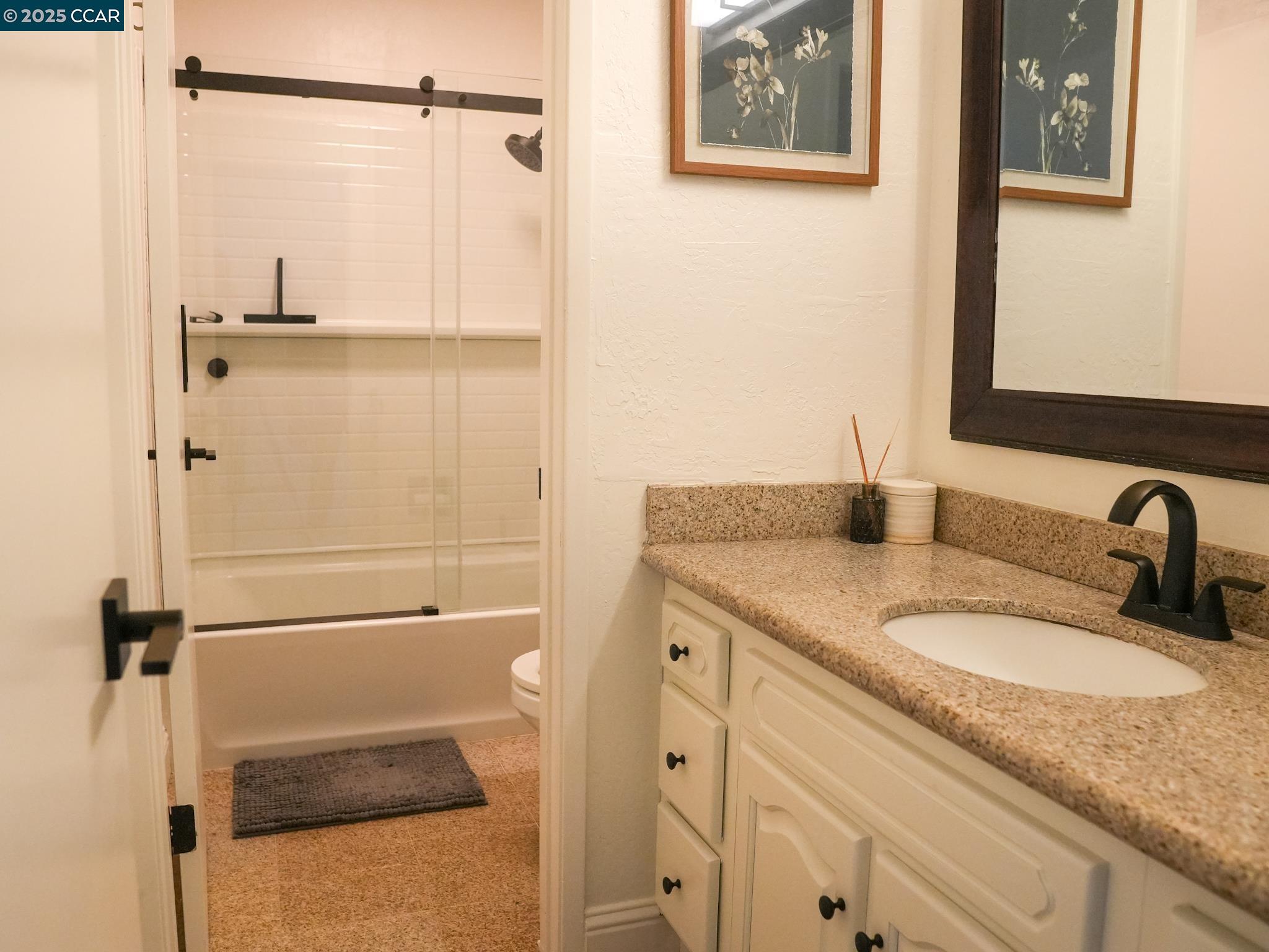 Detail Gallery Image 10 of 14 For 369 E Moltke St, Daly City,  CA 94014 - 4 Beds | 2 Baths