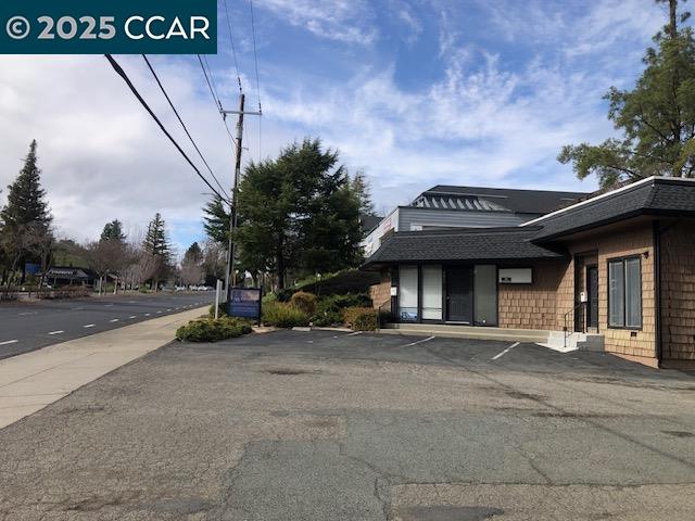 6645 Alhambra Ave, Martinez, California 94553, ,Commercial Sale,For Sale,6645 Alhambra Ave,41090059