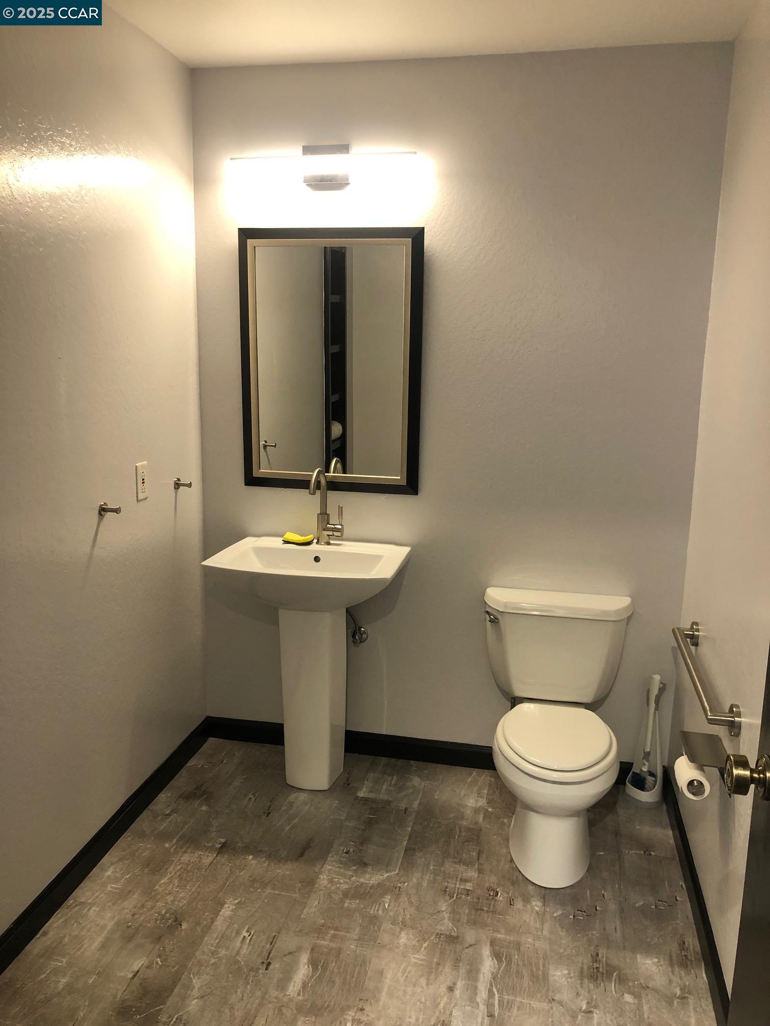 6645 Alhambra Ave, Martinez, California 94553, ,Commercial Sale,For Sale,6645 Alhambra Ave,41090059