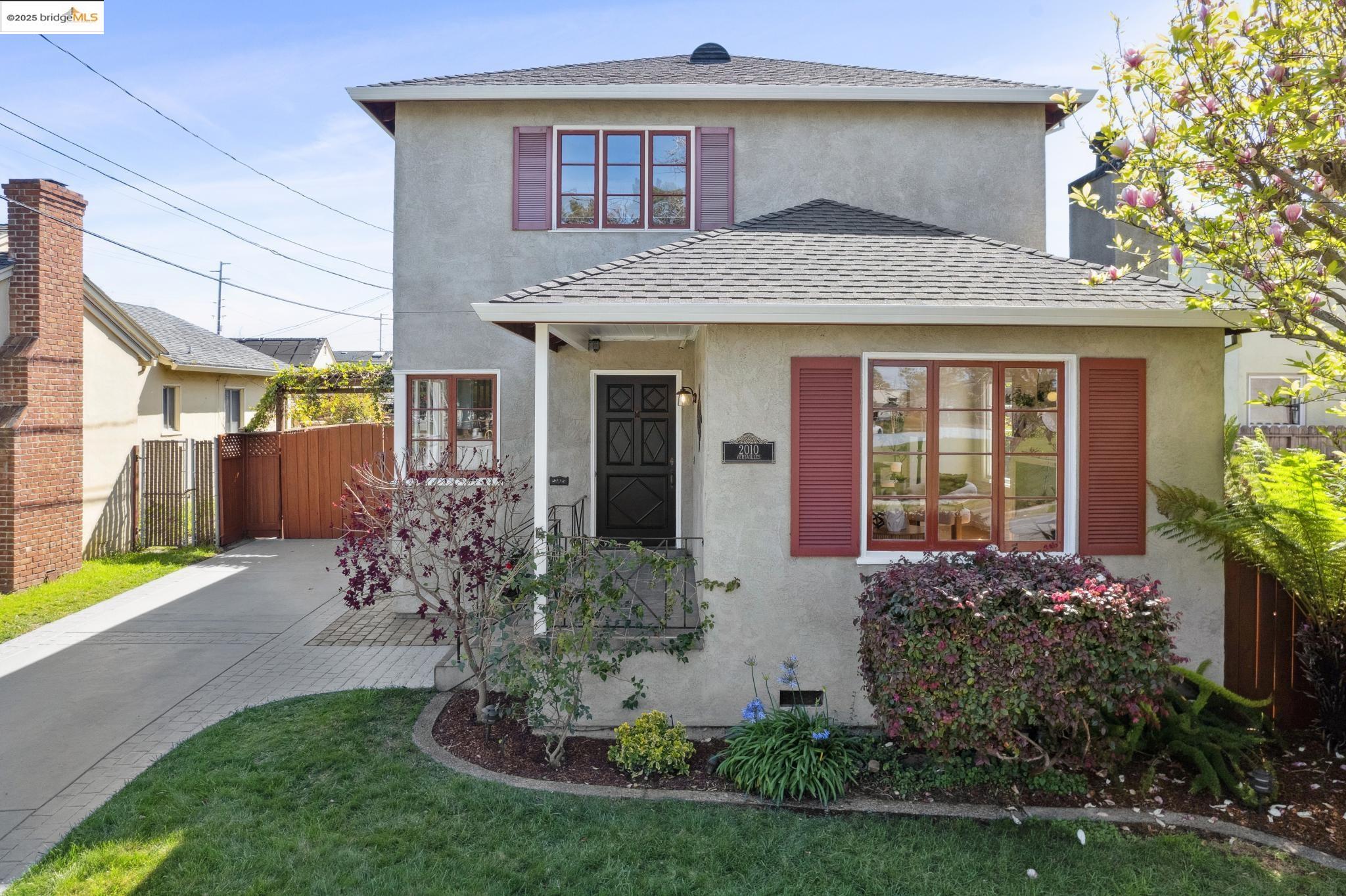 Detail Gallery Image 1 of 1 For 2010 Versailles, Alameda,  CA 94501 - 5 Beds | 3 Baths