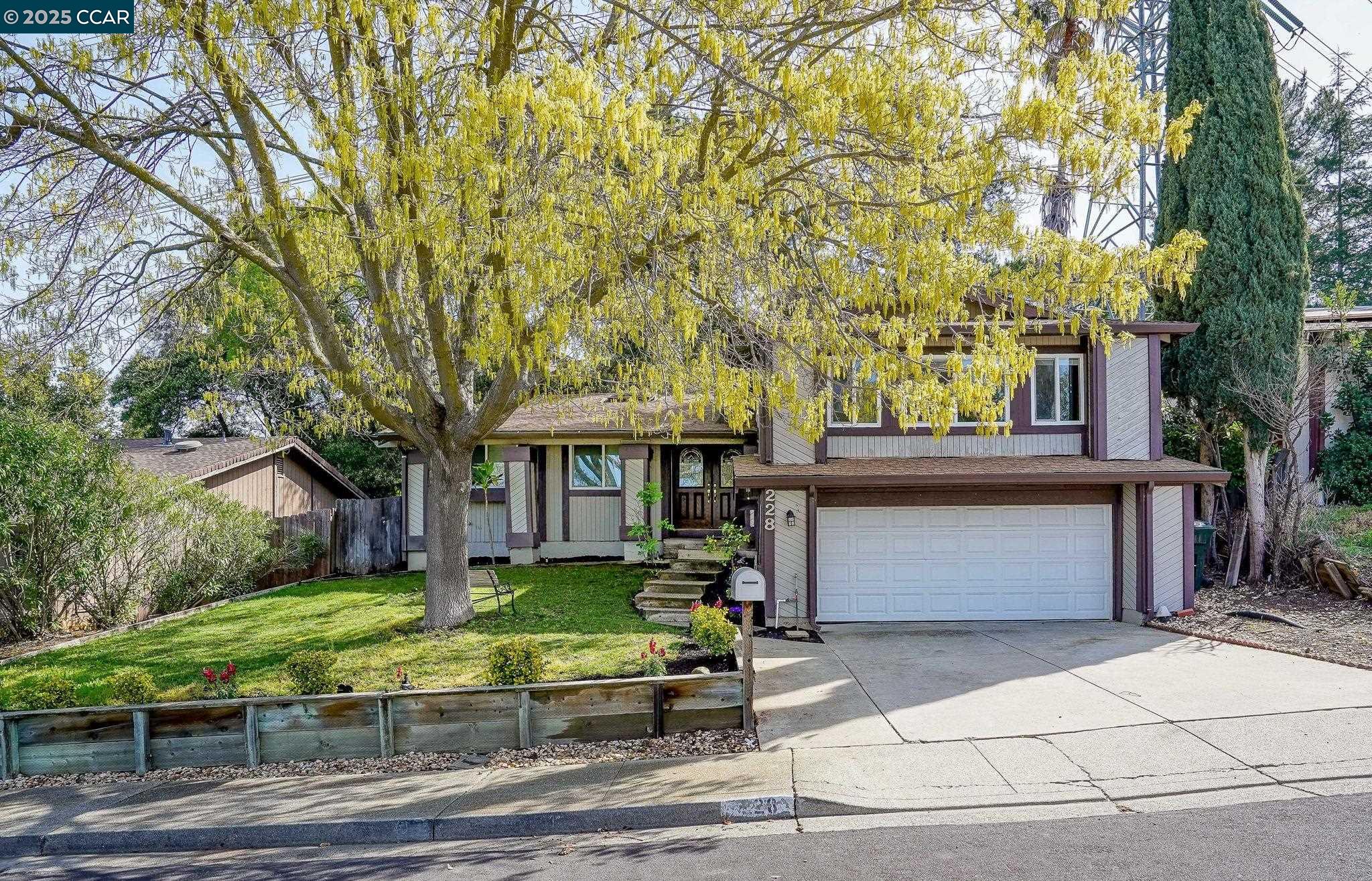 Detail Gallery Image 1 of 1 For 228 Holiday Hills Dr., Martinez,  CA 94553 - 3 Beds | 2 Baths