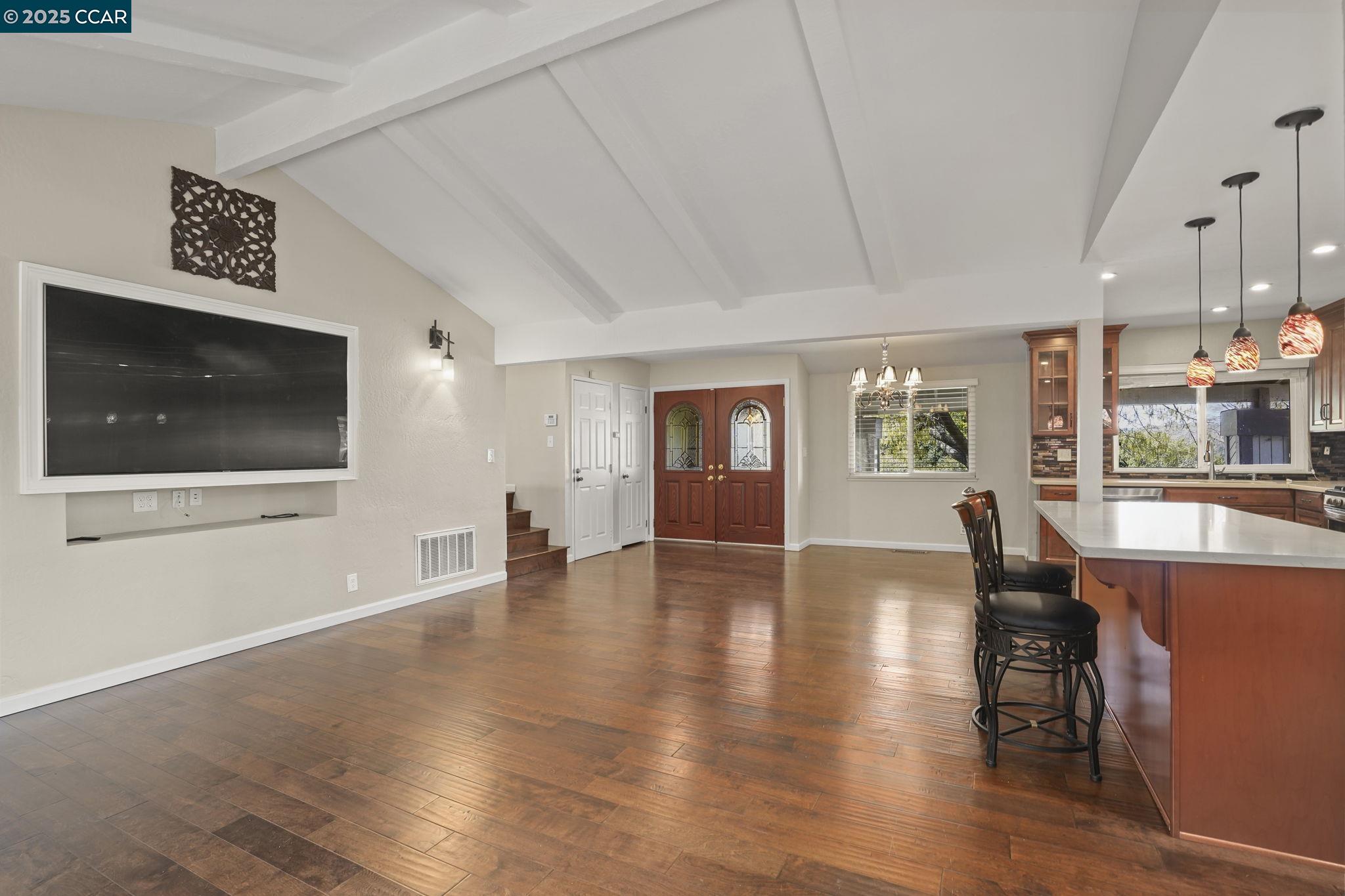 property-img