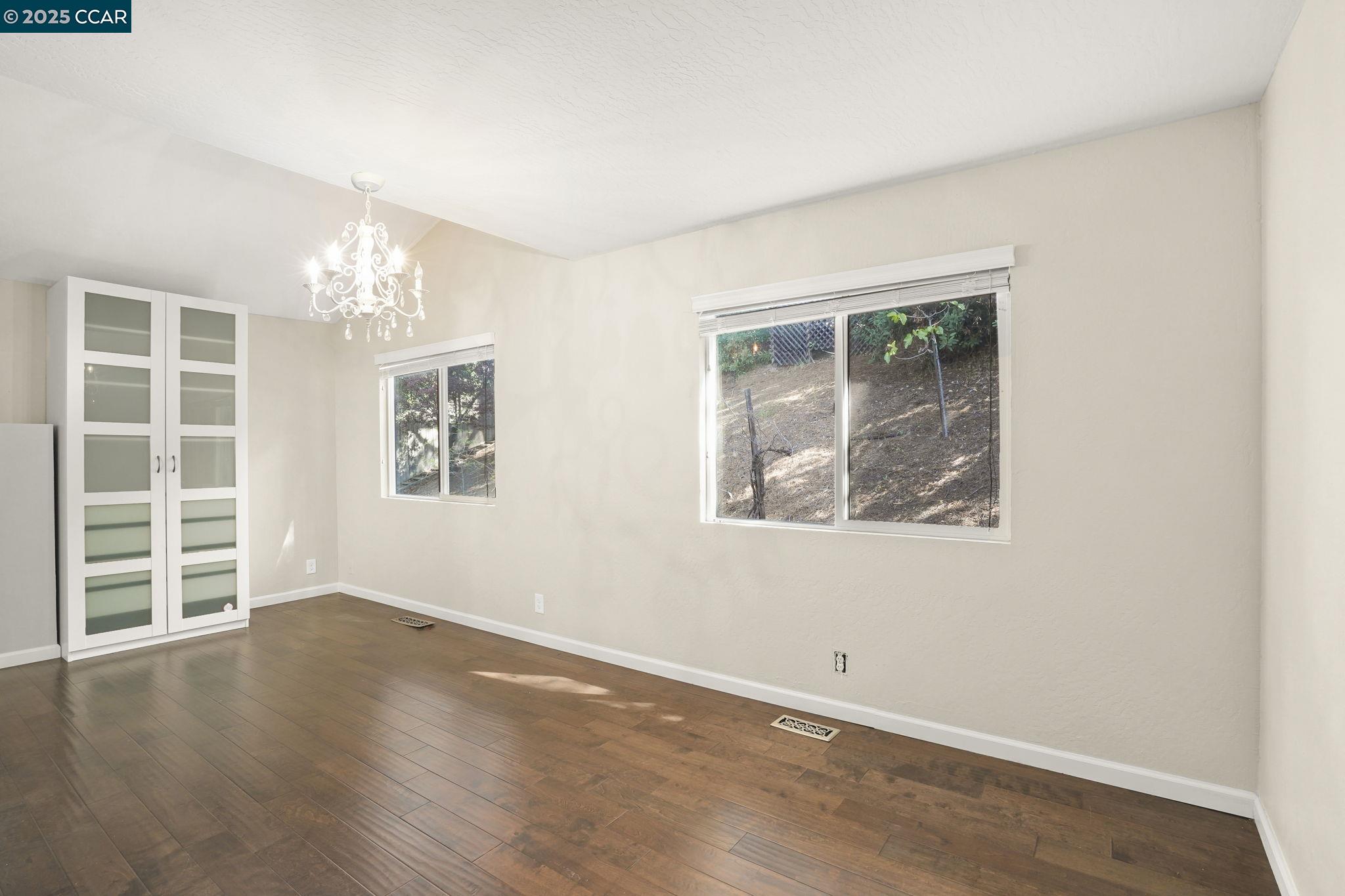 property-img
