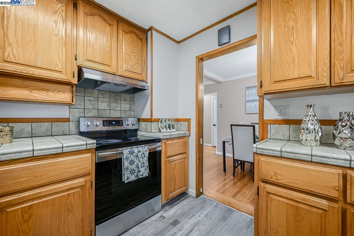 1049 Martin Blvd, San Leandro, California 94577, 3 Bedrooms Bedrooms, 6 Rooms Rooms,2 BathroomsBathrooms,Residential,For Sale,1049 Martin Blvd,41090071