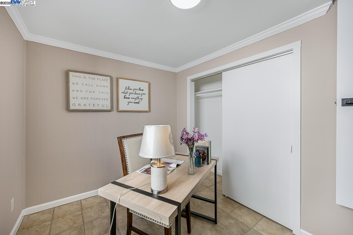 1049 Martin Blvd, San Leandro, California 94577, 3 Bedrooms Bedrooms, 6 Rooms Rooms,2 BathroomsBathrooms,Residential,For Sale,1049 Martin Blvd,41090071