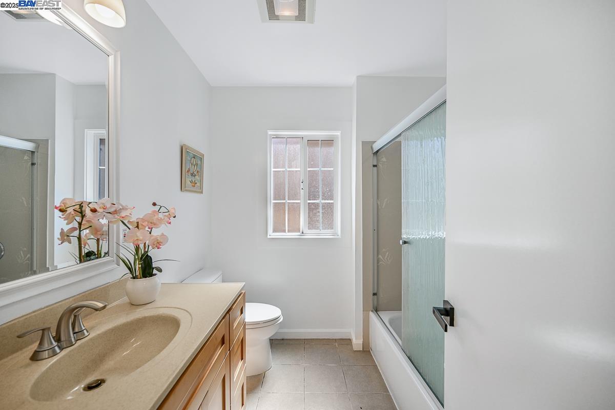1049 Martin Blvd, San Leandro, California 94577, 3 Bedrooms Bedrooms, 6 Rooms Rooms,2 BathroomsBathrooms,Residential,For Sale,1049 Martin Blvd,41090071