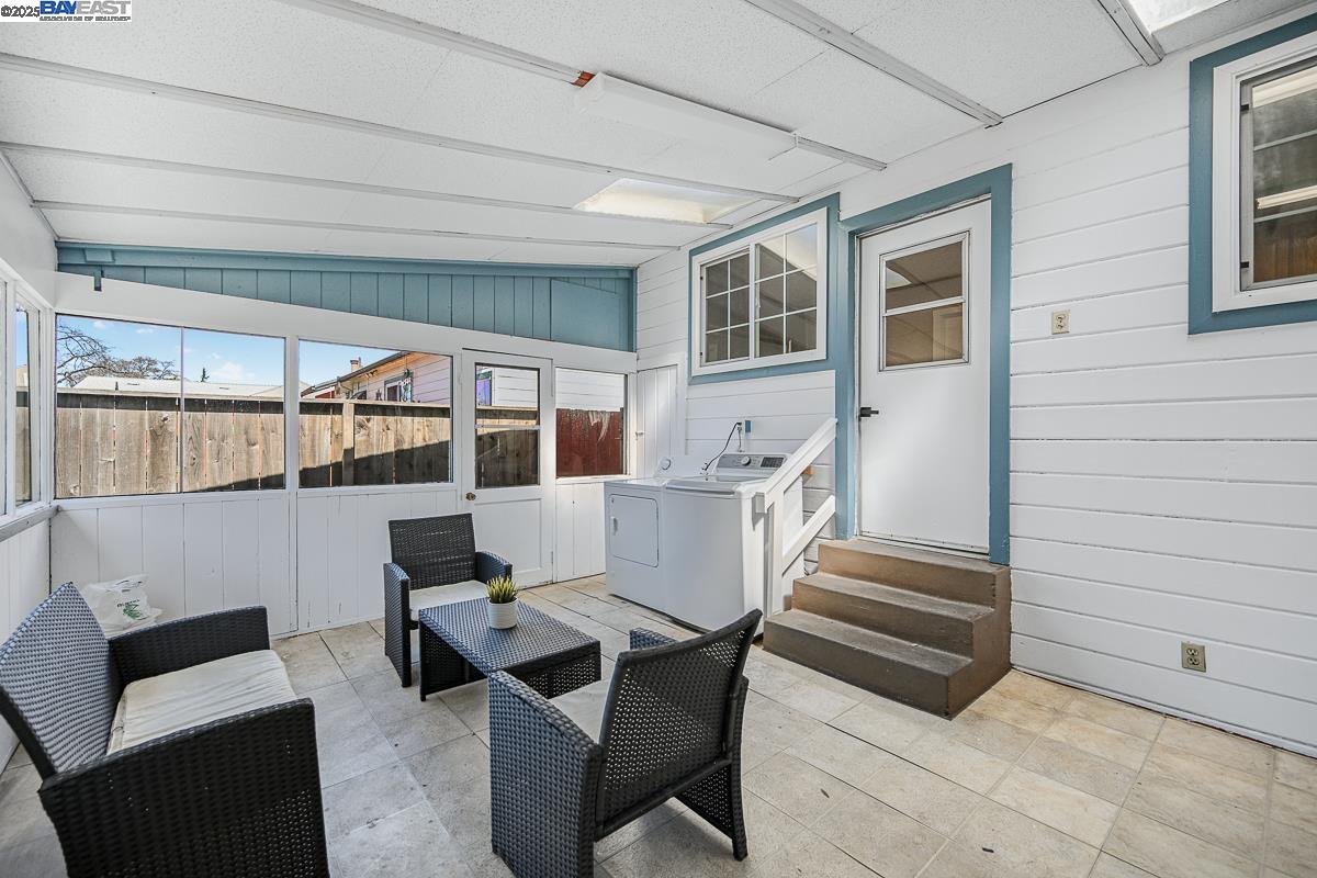 1049 Martin Blvd, San Leandro, California 94577, 3 Bedrooms Bedrooms, 6 Rooms Rooms,2 BathroomsBathrooms,Residential,For Sale,1049 Martin Blvd,41090071