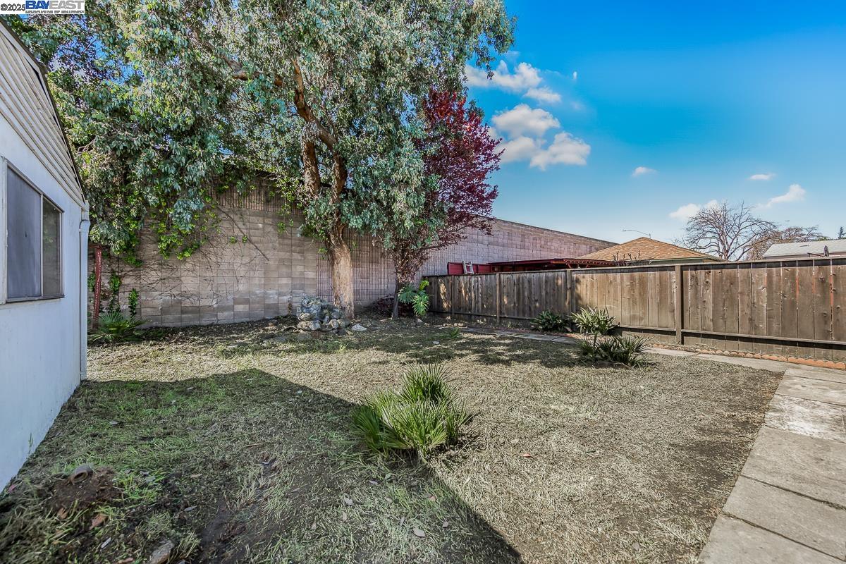 1049 Martin Blvd, San Leandro, California 94577, 3 Bedrooms Bedrooms, 6 Rooms Rooms,2 BathroomsBathrooms,Residential,For Sale,1049 Martin Blvd,41090071