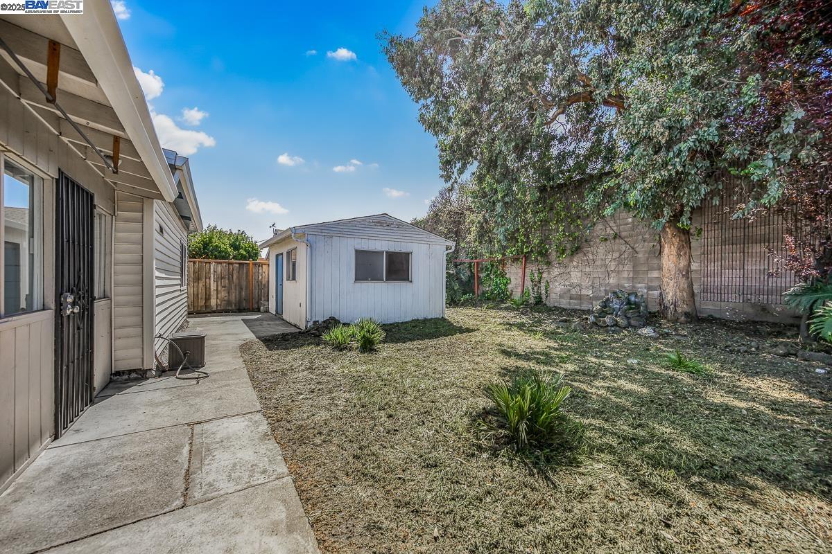 1049 Martin Blvd, San Leandro, California 94577, 3 Bedrooms Bedrooms, 6 Rooms Rooms,2 BathroomsBathrooms,Residential,For Sale,1049 Martin Blvd,41090071
