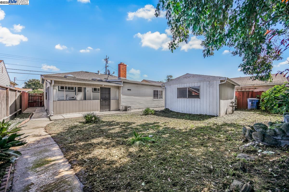 1049 Martin Blvd, San Leandro, California 94577, 3 Bedrooms Bedrooms, 6 Rooms Rooms,2 BathroomsBathrooms,Residential,For Sale,1049 Martin Blvd,41090071