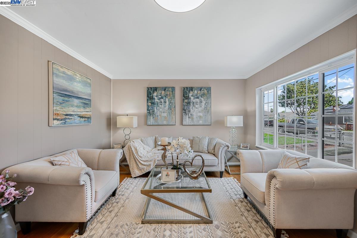 1049 Martin Blvd, San Leandro, California 94577, 3 Bedrooms Bedrooms, 6 Rooms Rooms,2 BathroomsBathrooms,Residential,For Sale,1049 Martin Blvd,41090071