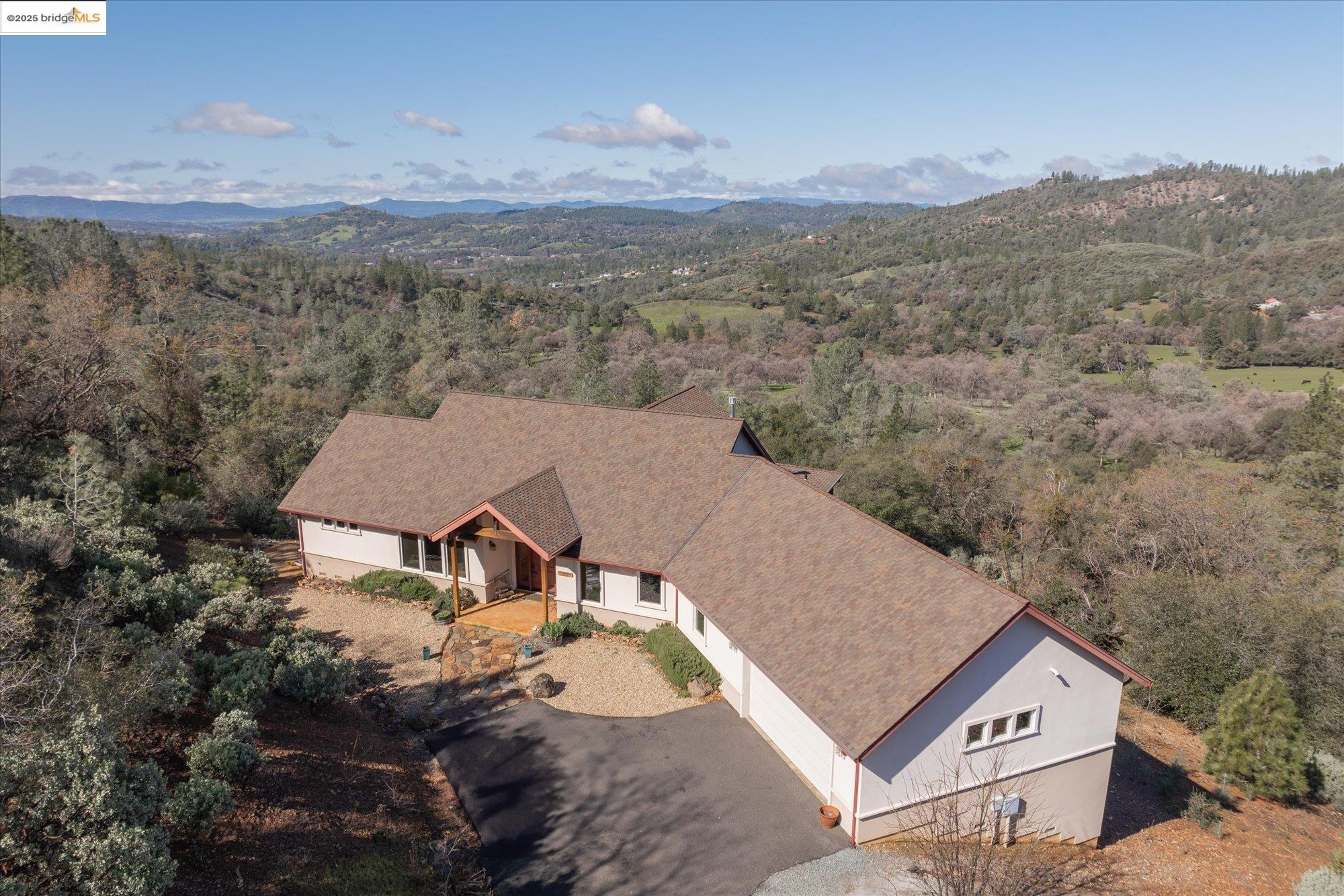 Detail Gallery Image 1 of 59 For 3204 Skunk Ranch Rd, Murphys,  CA 95247 - 4 Beds | 4/1 Baths