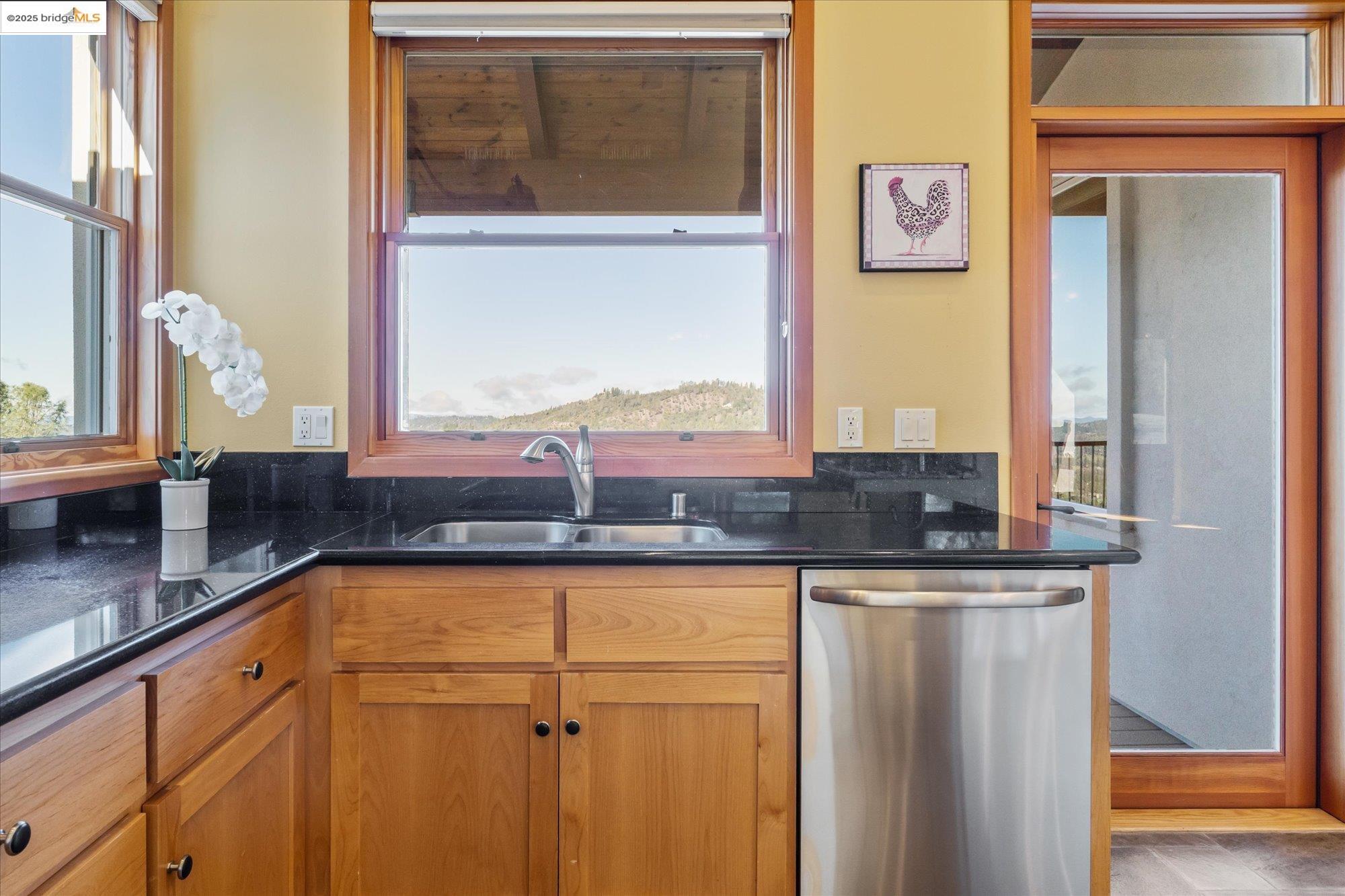 Detail Gallery Image 13 of 59 For 3204 Skunk Ranch Rd, Murphys,  CA 95247 - 4 Beds | 4/1 Baths