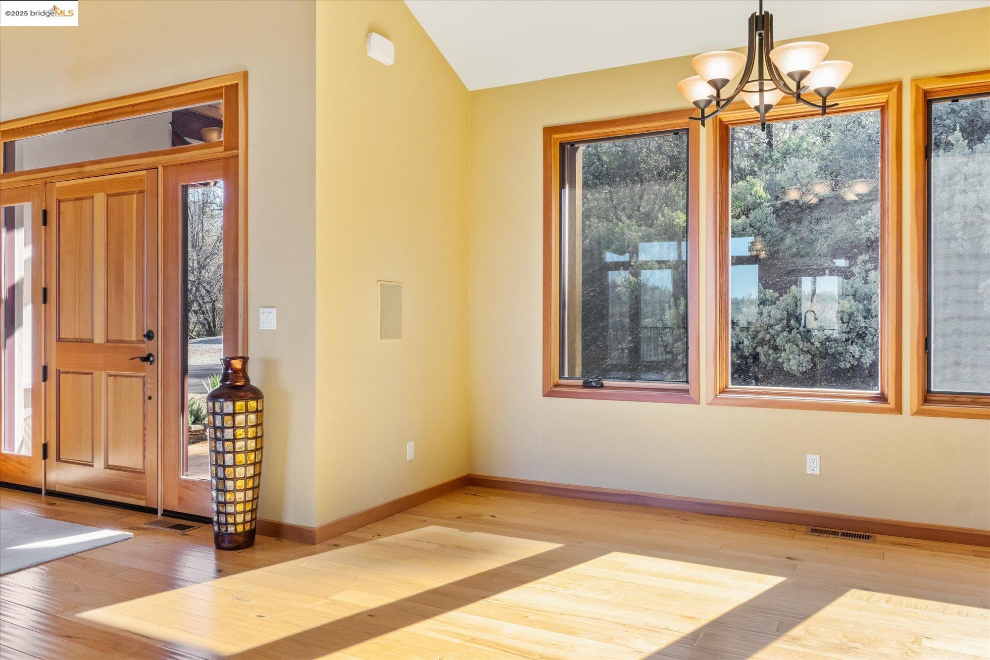 Detail Gallery Image 16 of 59 For 3204 Skunk Ranch Rd, Murphys,  CA 95247 - 4 Beds | 4/1 Baths