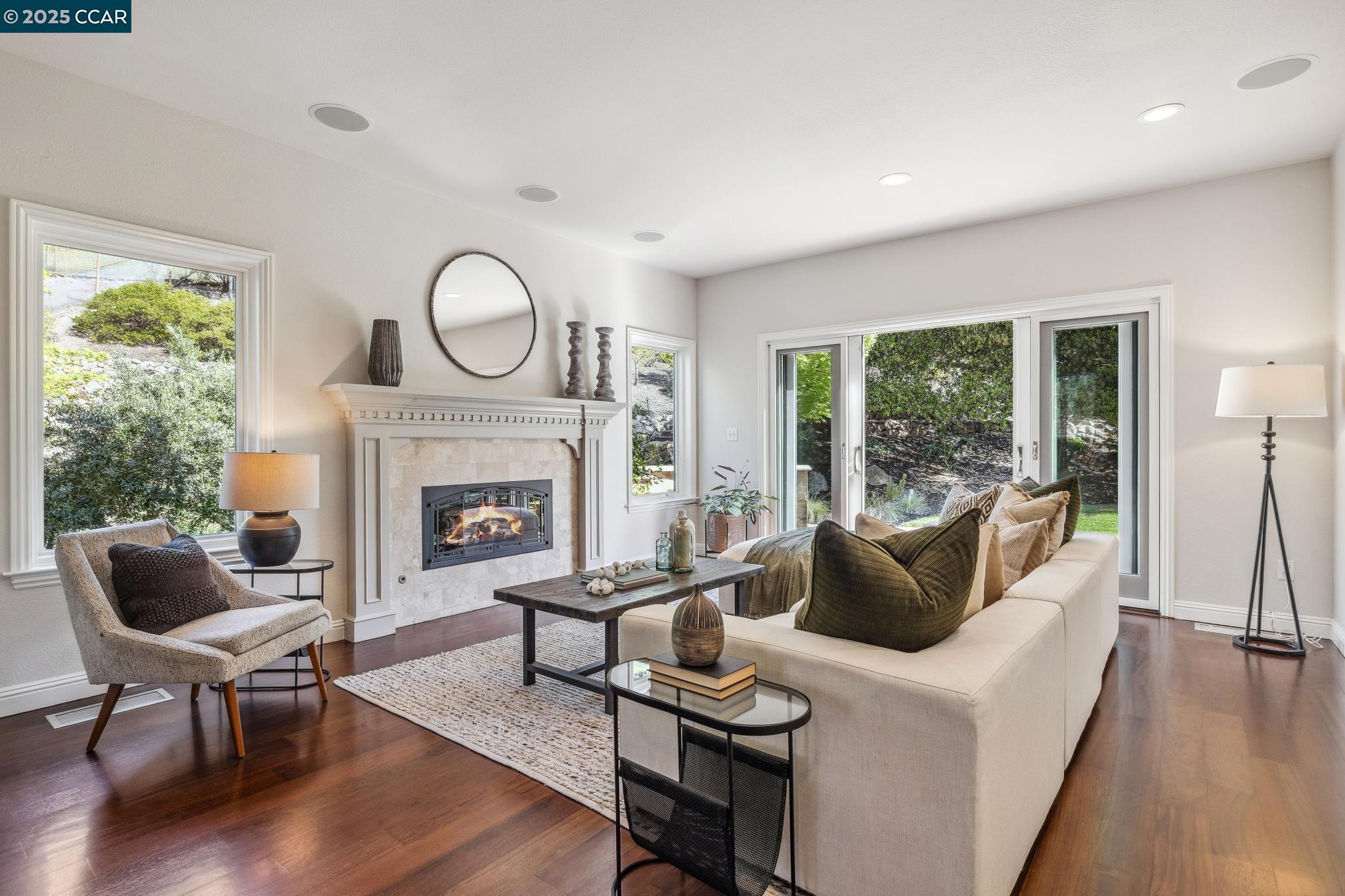 property-img