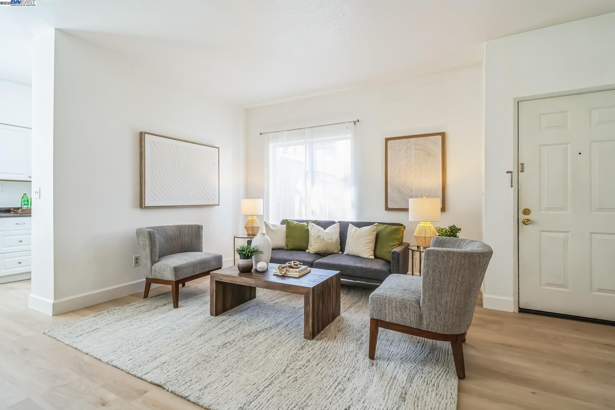 Photo #3: 41090101 Listing 