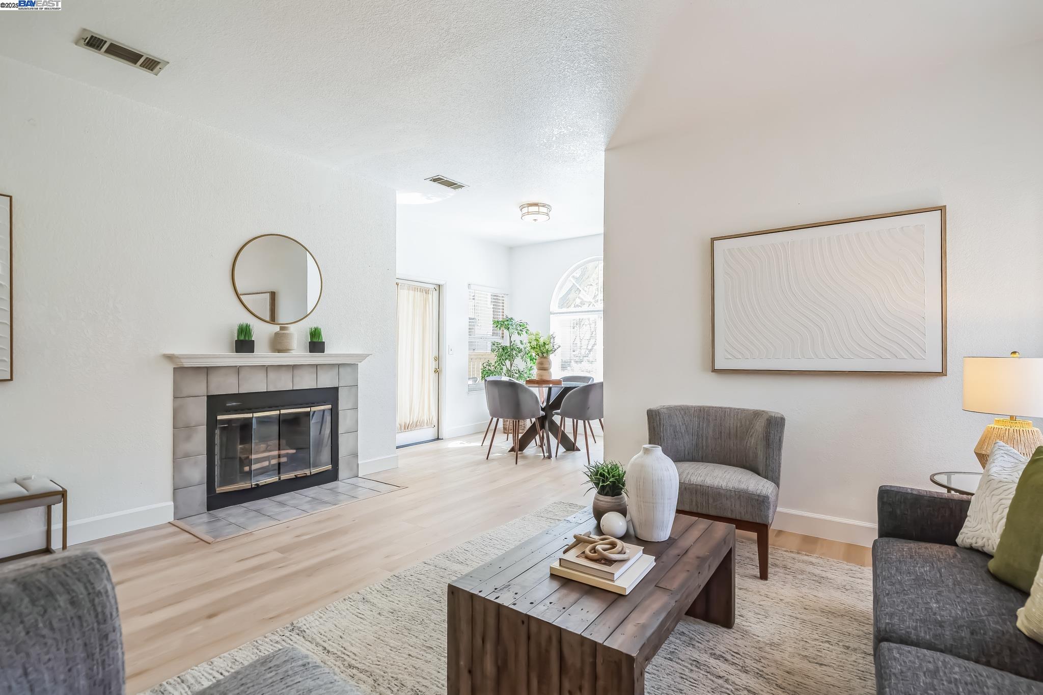 Photo #4: 41090101 Listing 