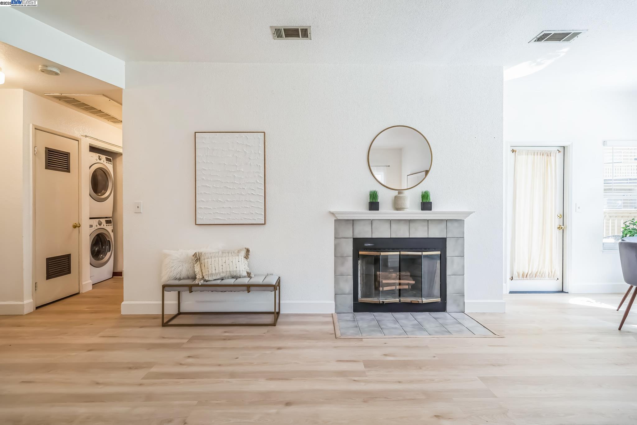 Photo #5: 41090101 Listing 