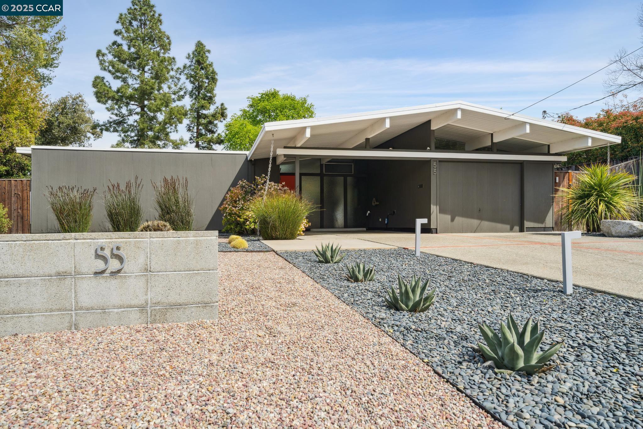 Detail Gallery Image 1 of 1 For 55 Los Cerros Ave, Walnut Creek,  CA 94598 - 4 Beds | 2 Baths