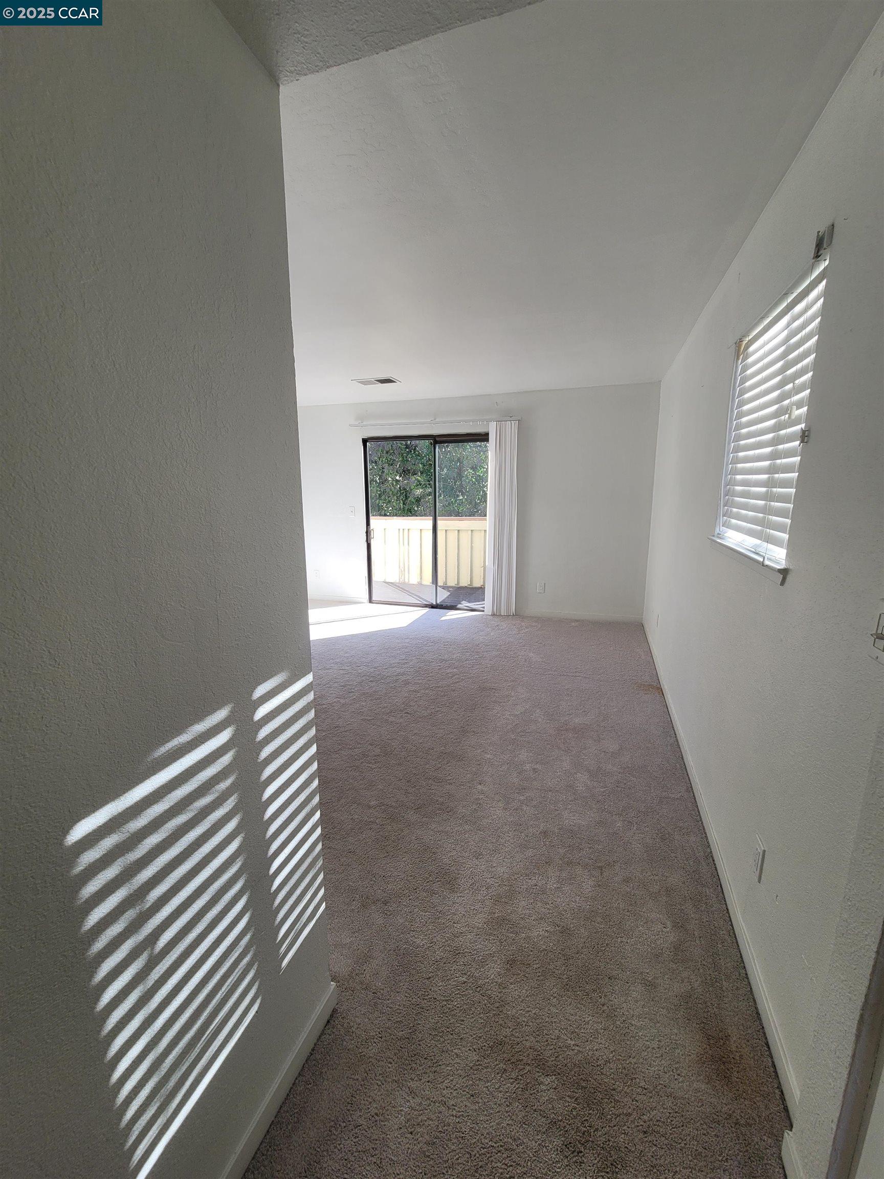 Detail Gallery Image 10 of 12 For 2520 Walters Way #12,  Concord,  CA 94520 - 2 Beds | 1 Baths