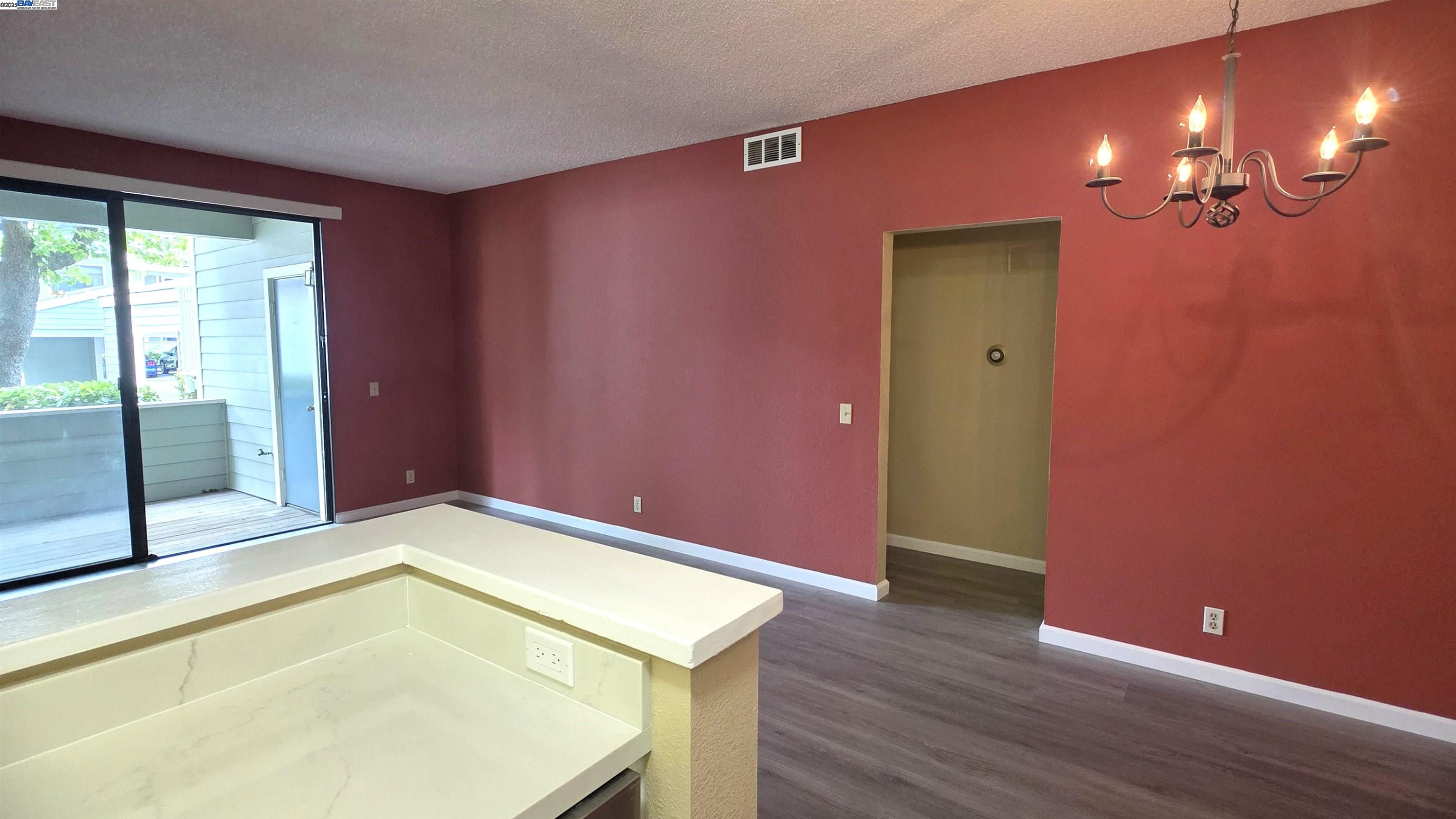 Photo #11: 41090119 Listing: Photo #11